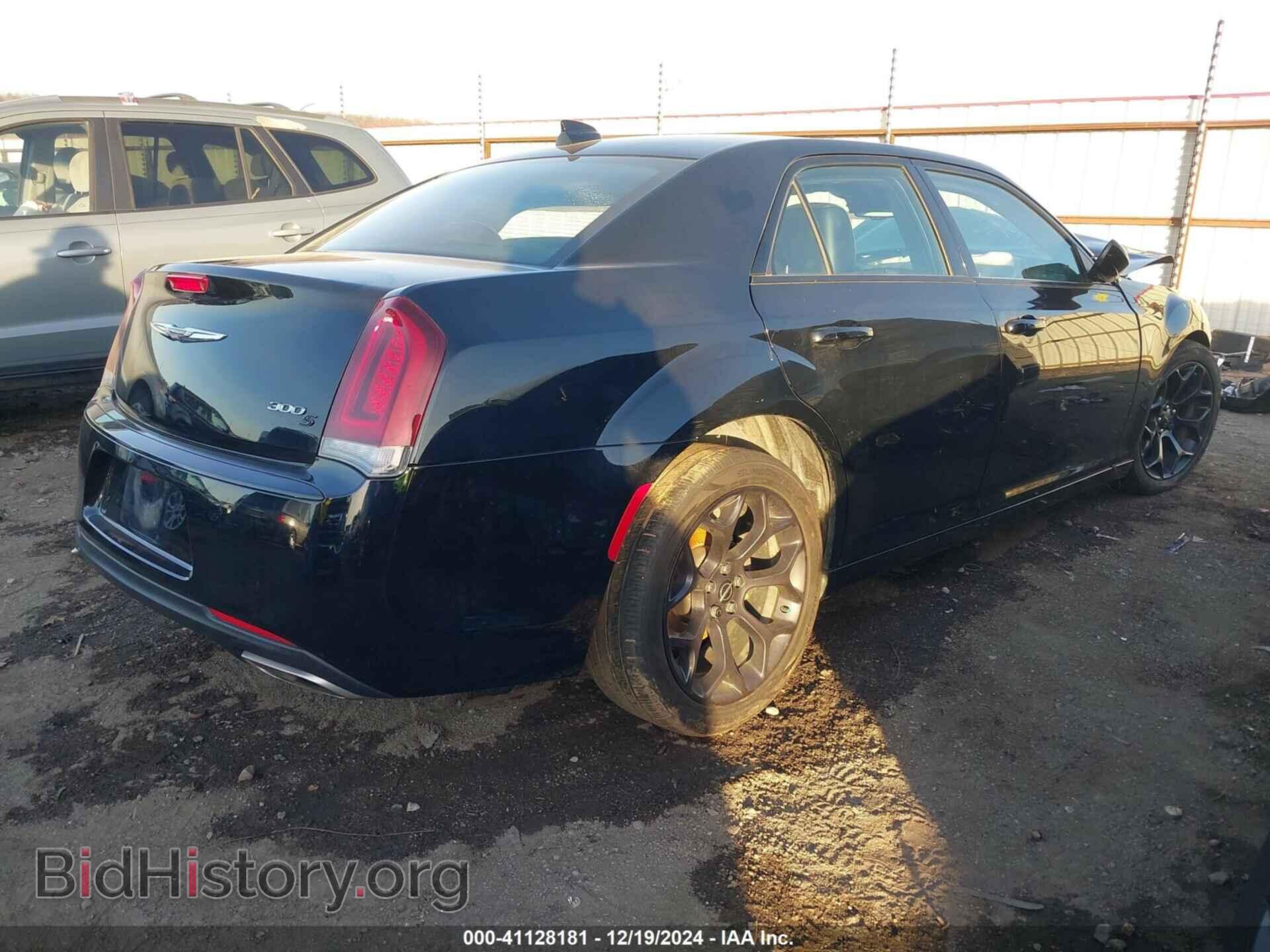 2019 CHRYSLER 300 - VIN: 2C3CCABG6KH708020 - Фото 4
