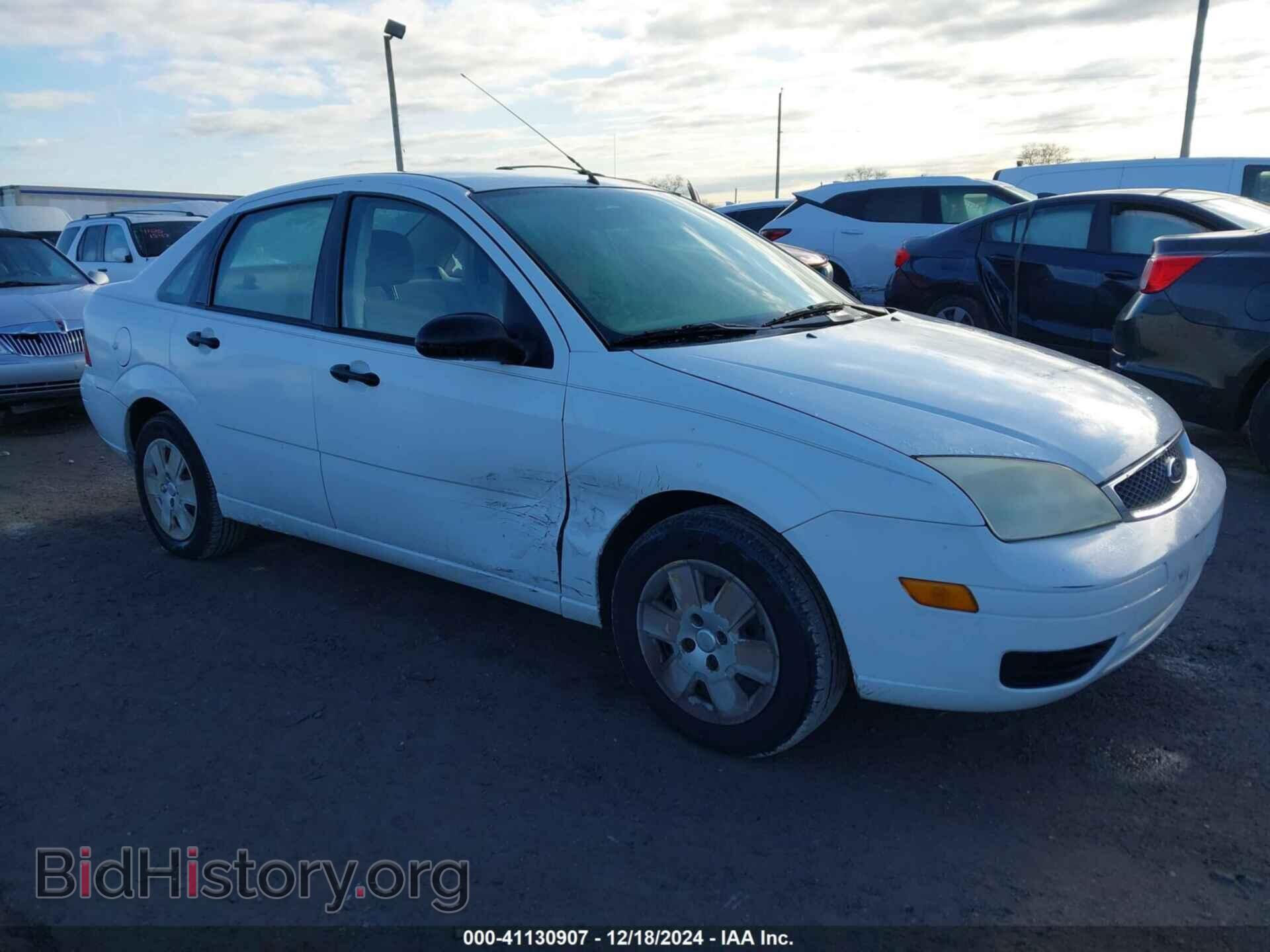 Photo 1FAHP34N76W157705 - FORD FOCUS 2006