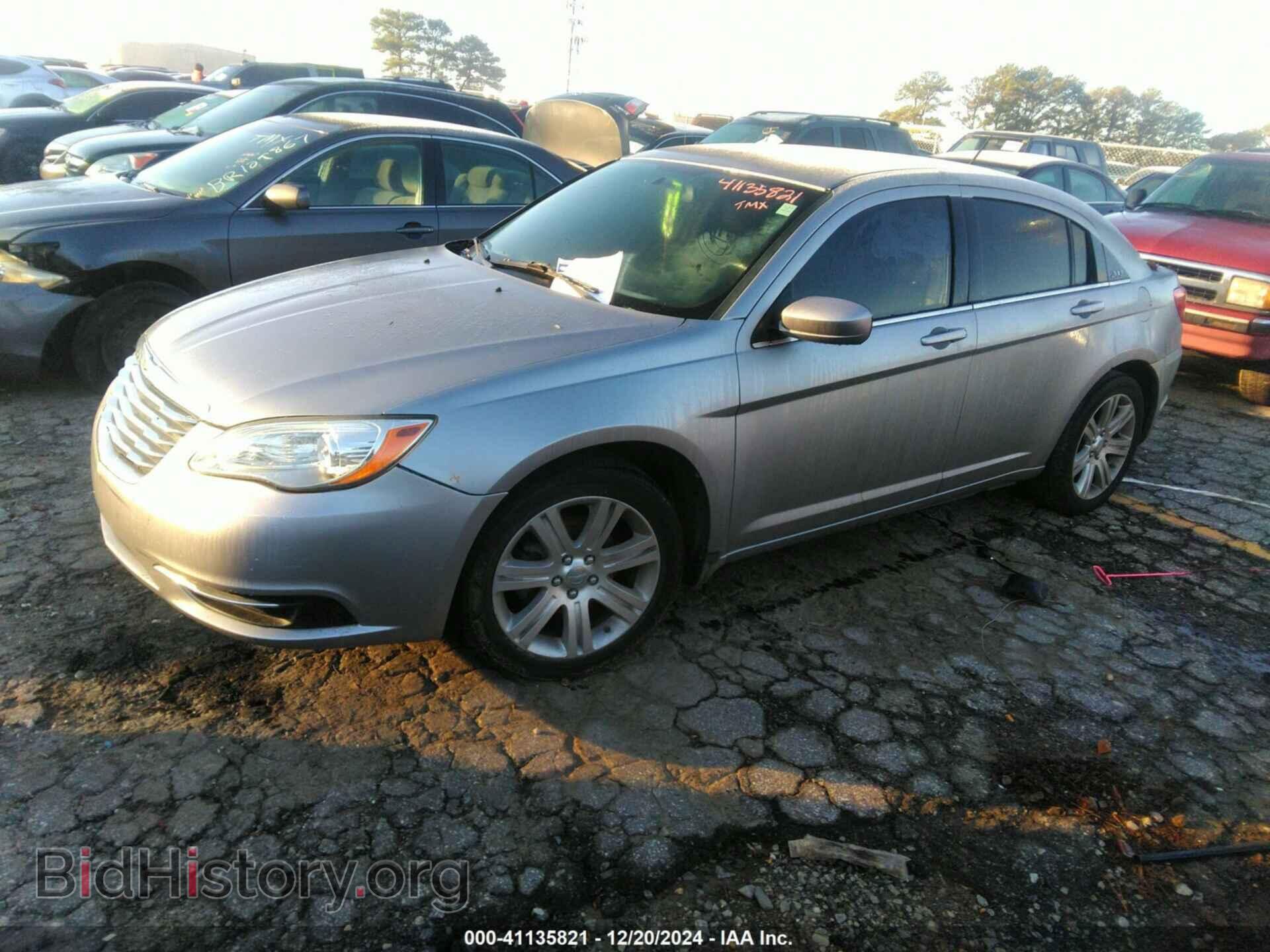 2013 CHRYSLER 200 - VIN: 1C3CCBBB8DN764903 - Фото 2