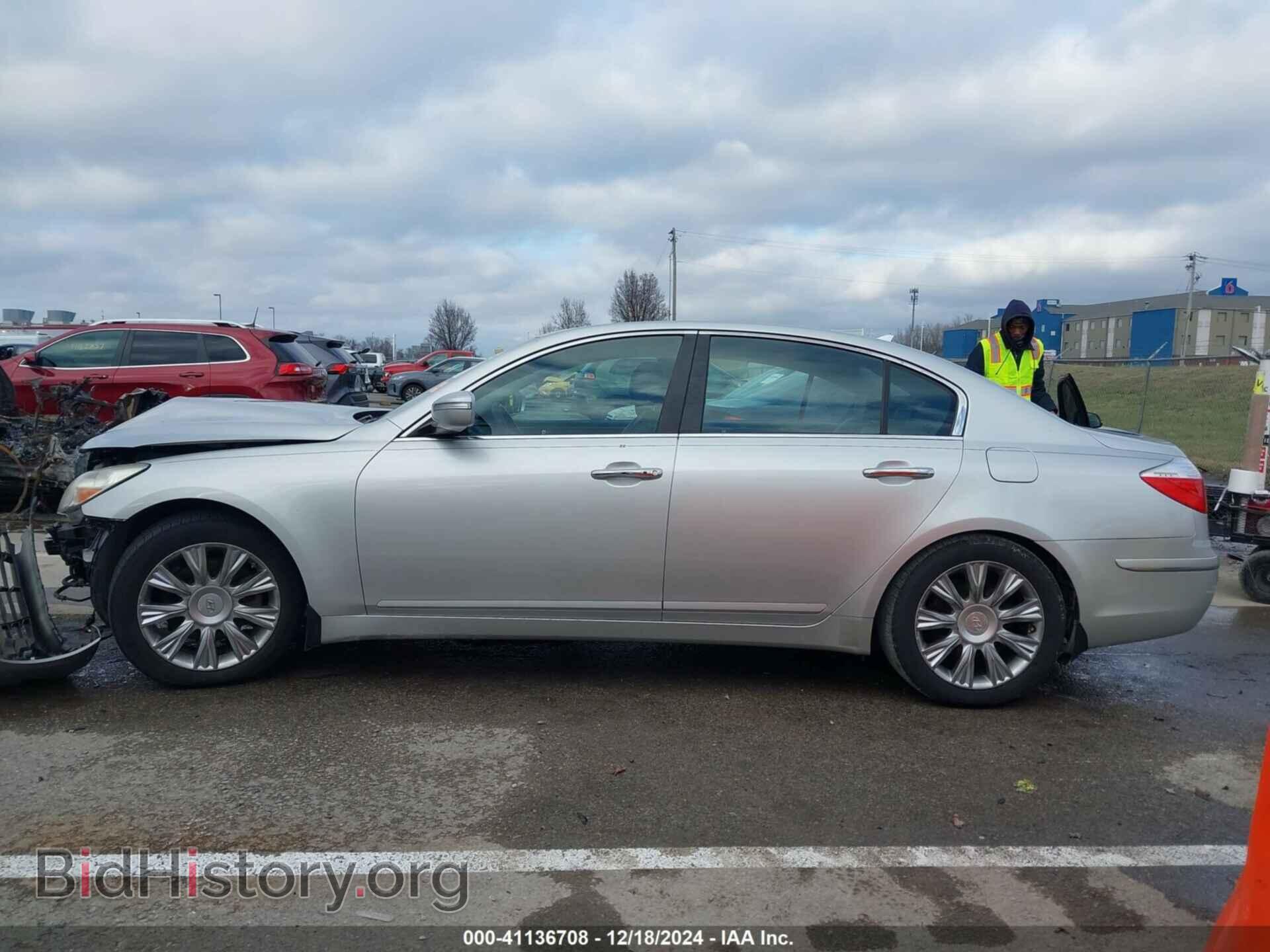 2009 HYUNDAI GENESIS - VIN: KMHGC46E29U036130 - Фото 14