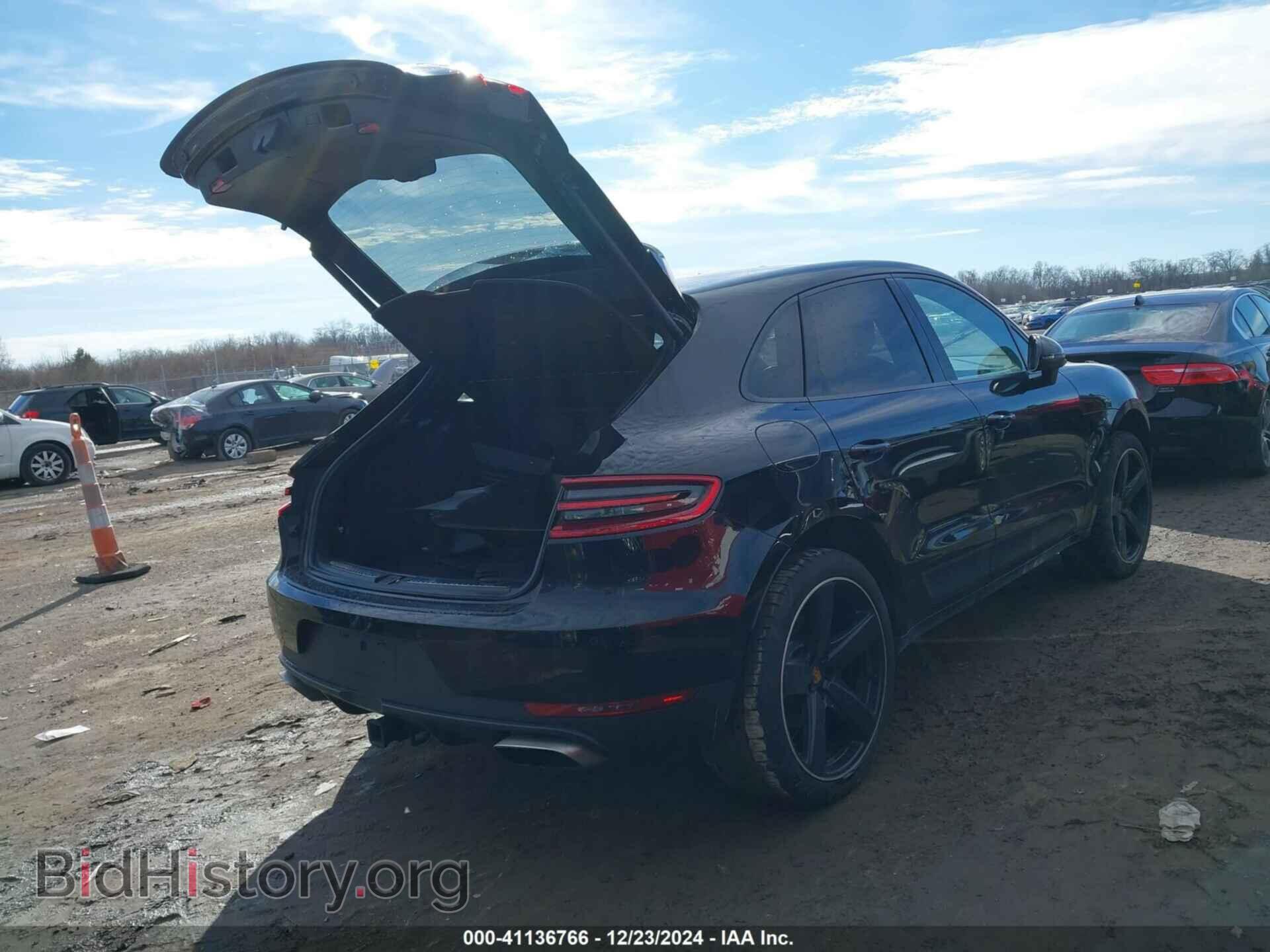 2017 PORSCHE MACAN - VIN: WP1AA2A53HLB03199 - Photo 4