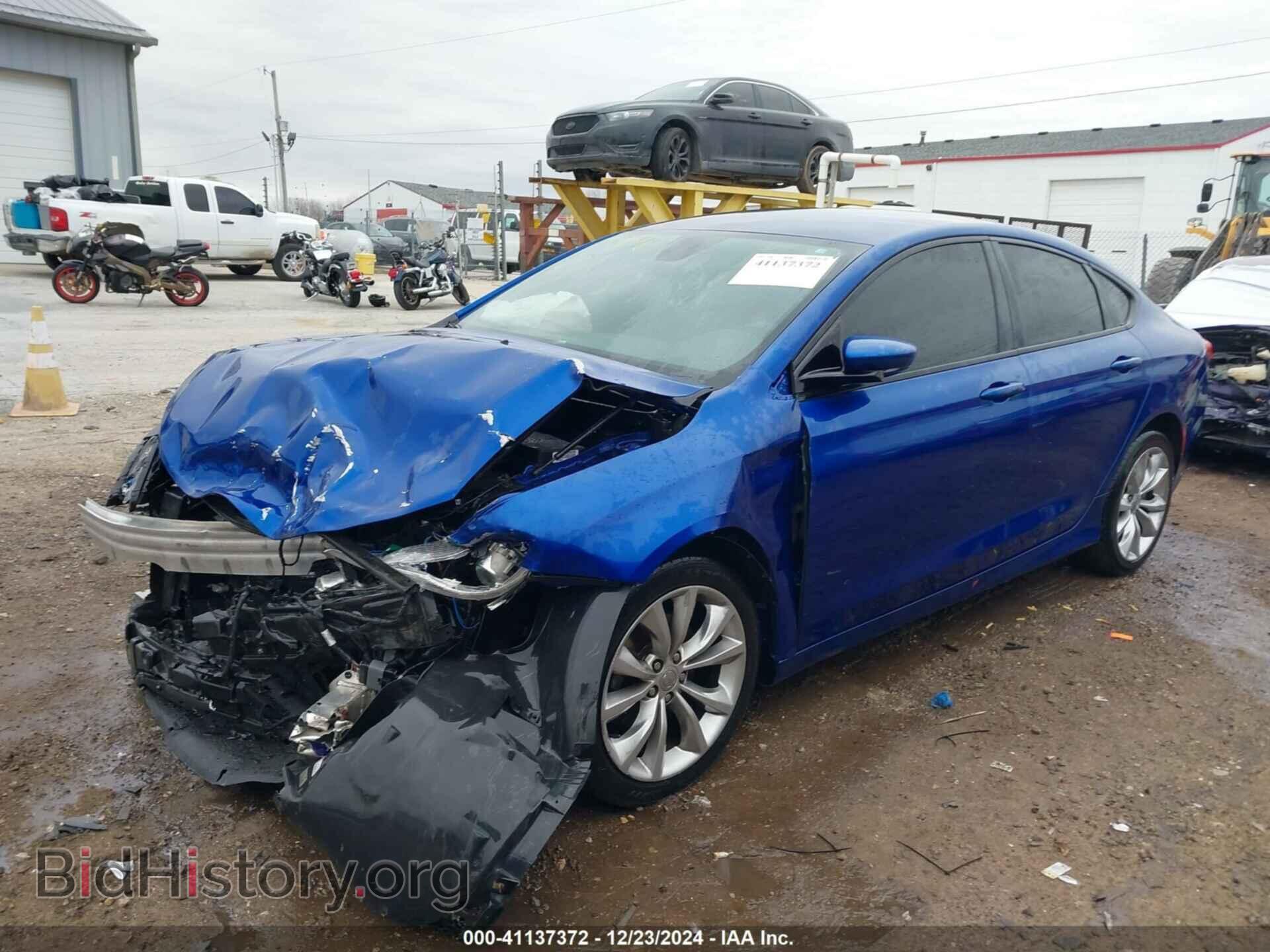 2016 CHRYSLER 200 - VIN: 1C3CCCBB2GN142324 - Фото 2