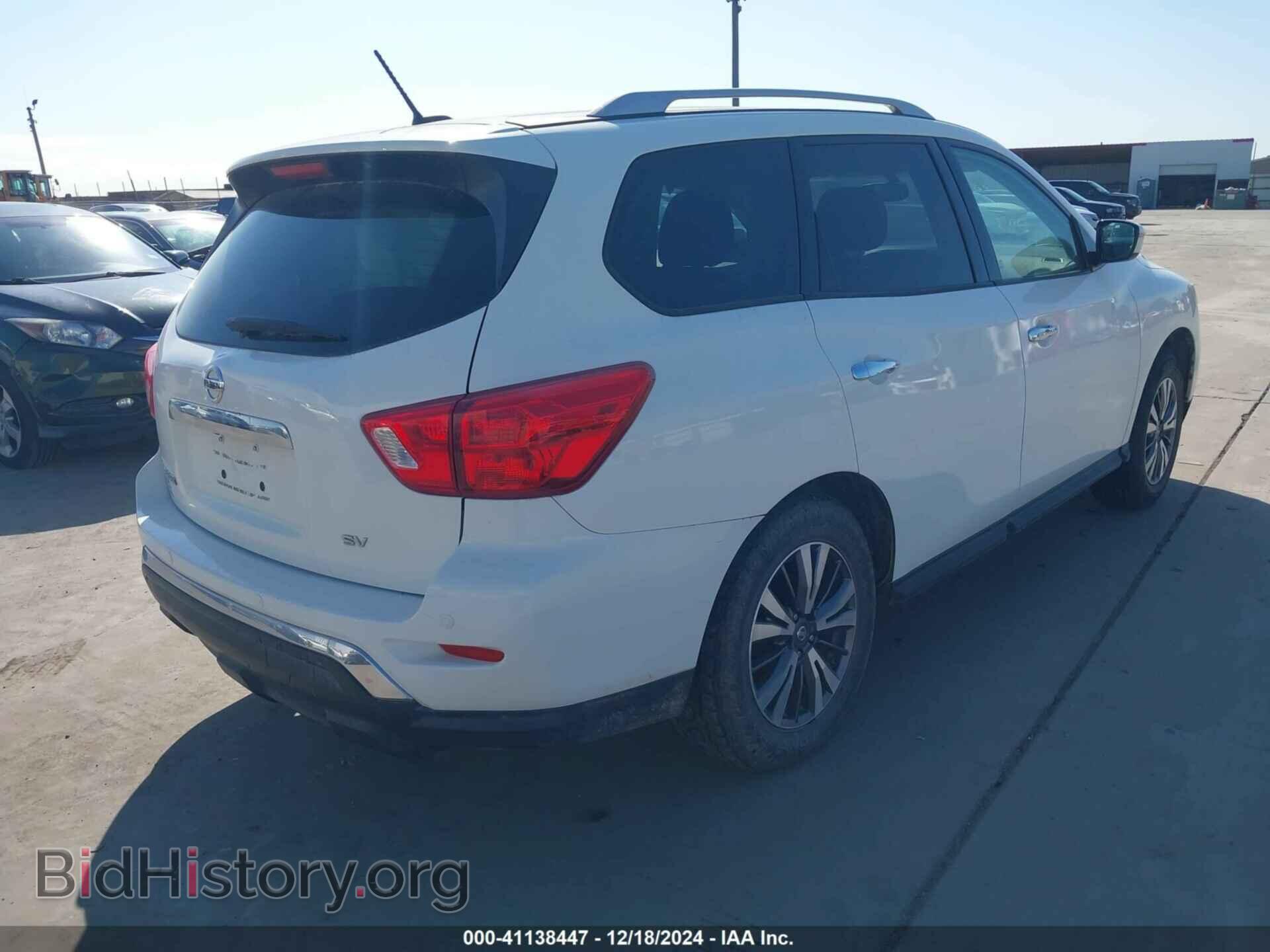 2017 NISSAN PATHFINDER - VIN: 5N1DR2MN9HC686070 - Фото 4