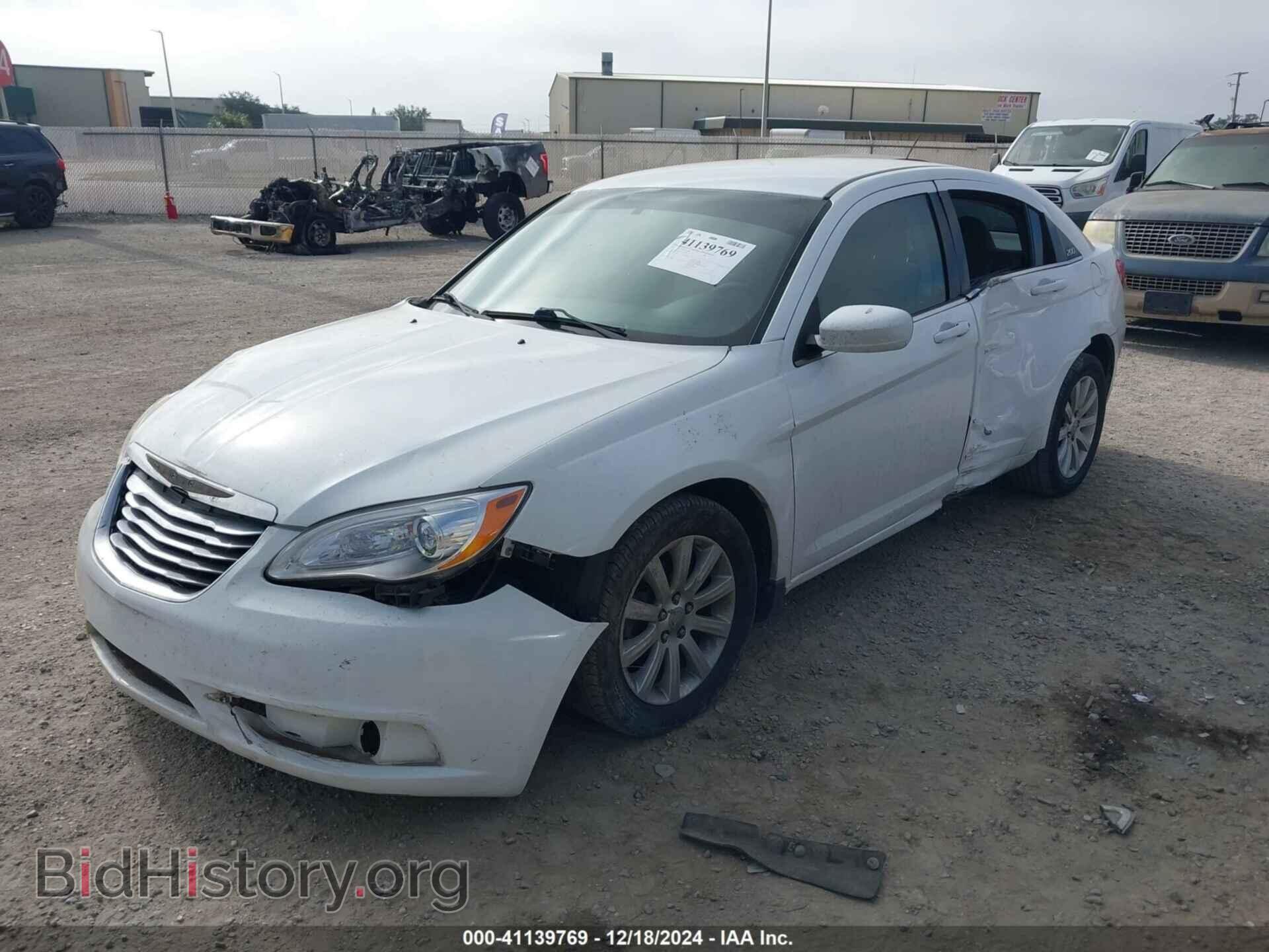 2012 CHRYSLER 200 - VIN: 1C3CCBBBXCN125260 - Фото 2