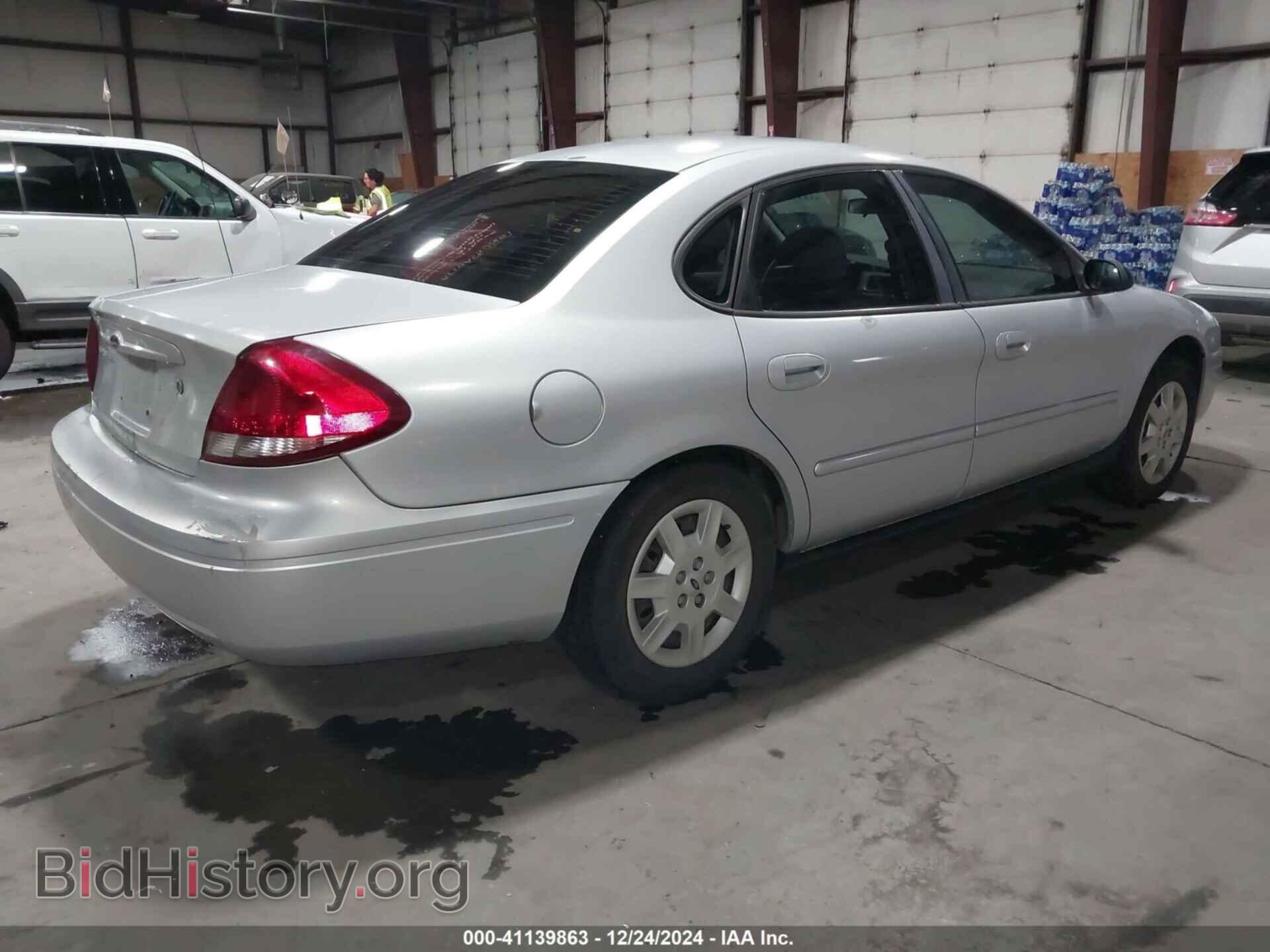 2005 FORD TAURUS - VIN: 1FAFP53U65A279642 - Фото 4