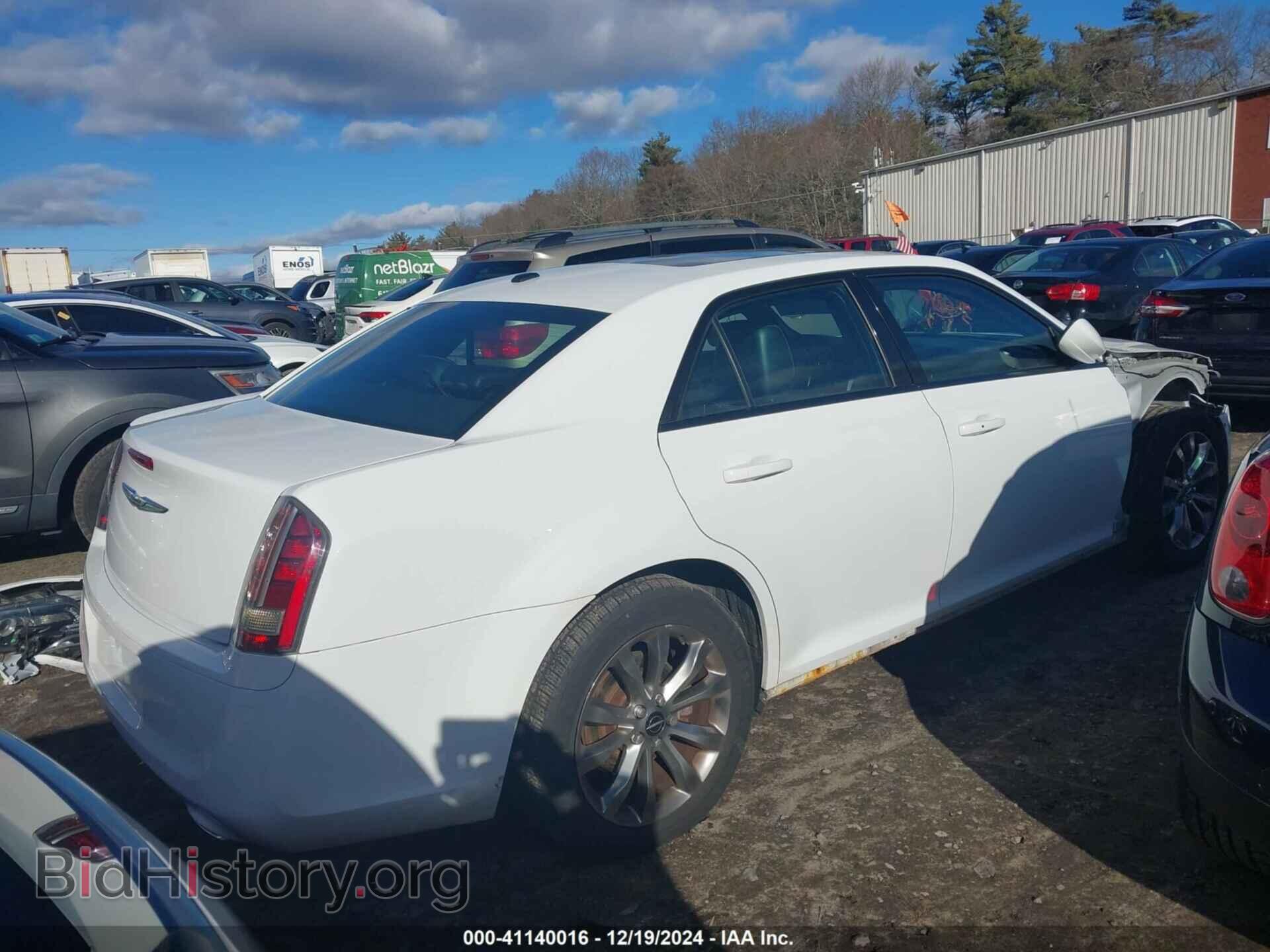 2014 CHRYSLER 300 - VIN: 2C3CCAGG2EH381855 - Фото 4