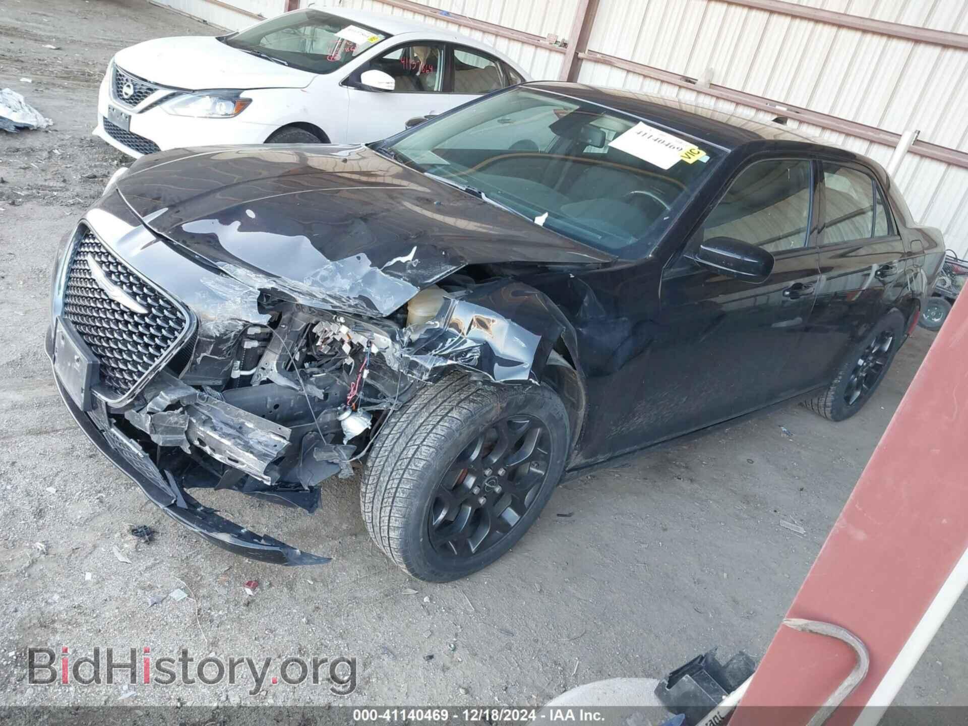2019 CHRYSLER 300 - VIN: 2C3CCARG1KH706326 - Фото 2