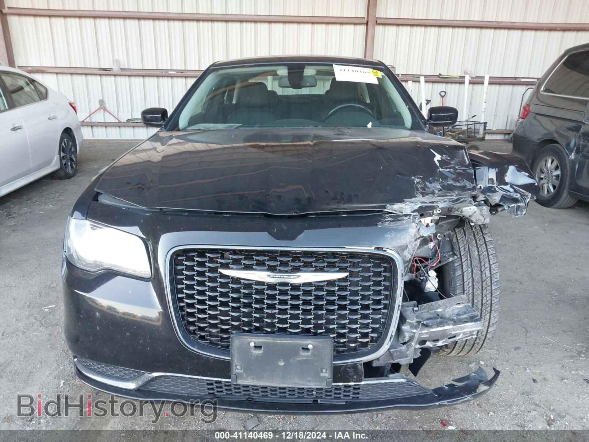 2019 CHRYSLER 300 - VIN: 2C3CCARG1KH706326 - Фото 12
