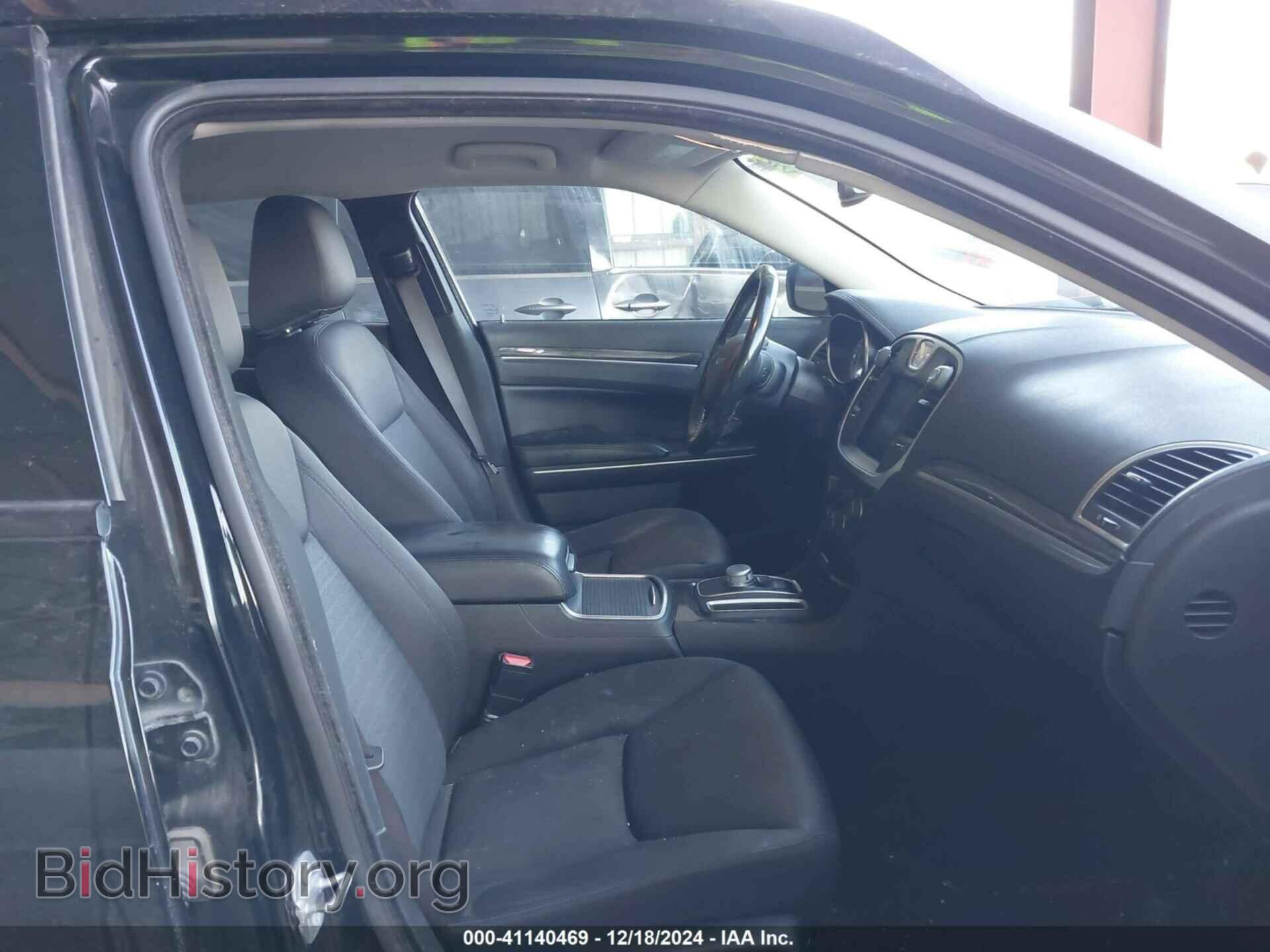 2019 CHRYSLER 300 - VIN: 2C3CCARG1KH706326 - Фото 5