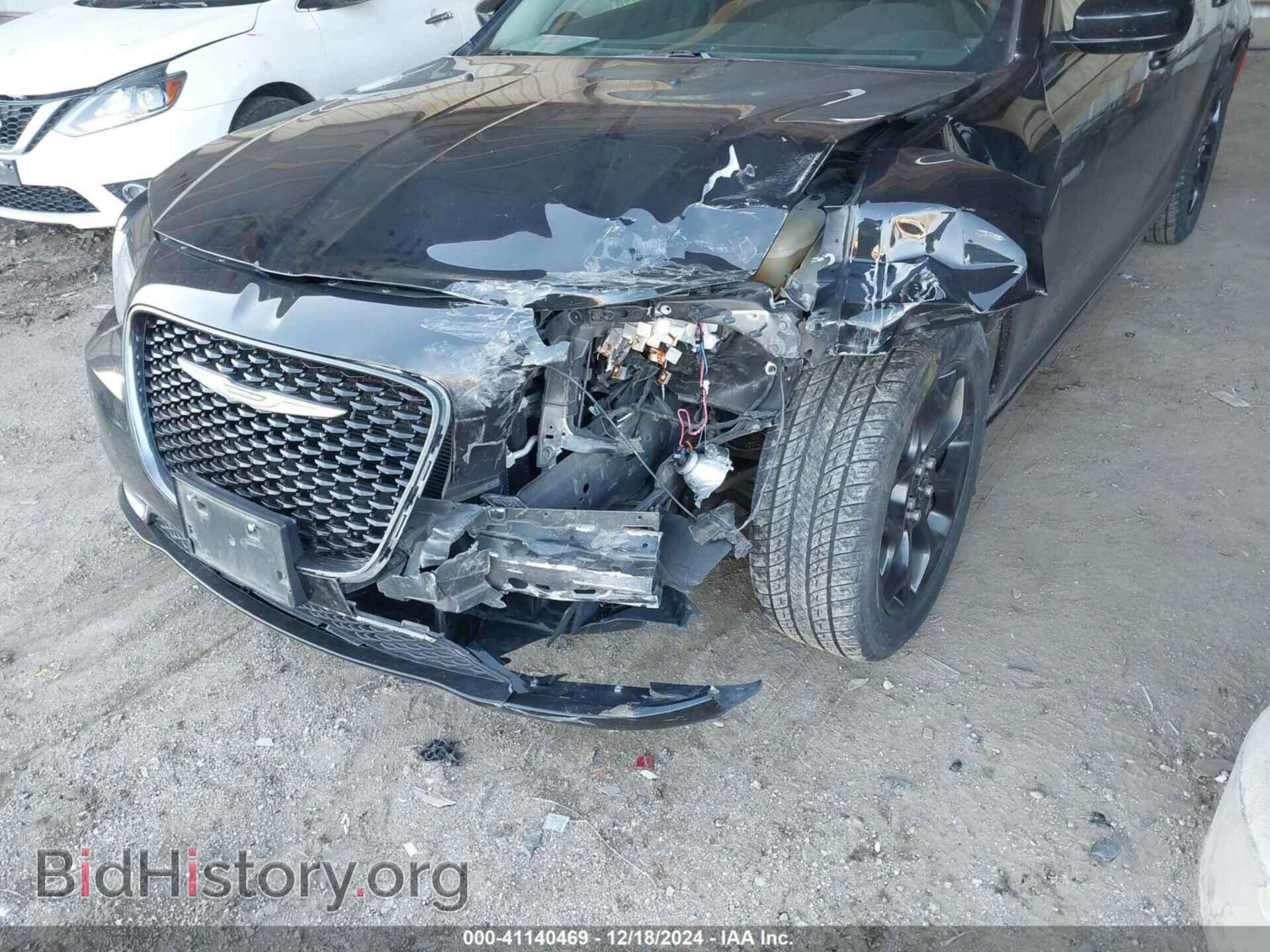 2019 CHRYSLER 300 - VIN: 2C3CCARG1KH706326 - Фото 6