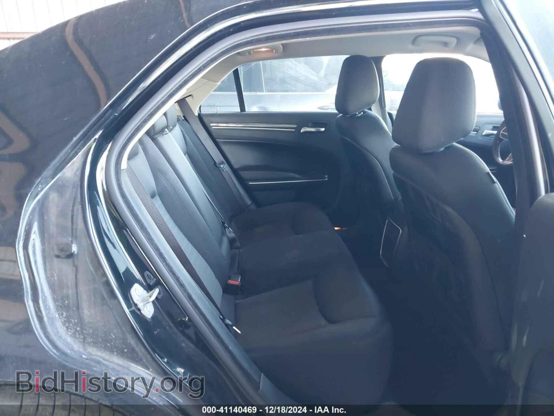 2019 CHRYSLER 300 - VIN: 2C3CCARG1KH706326 - Фото 8