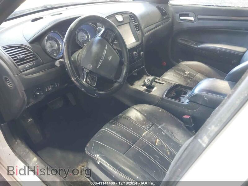 2014 Chrysler 300 (VIN 2C3CCABG7EH355193) — photo 5 of 17