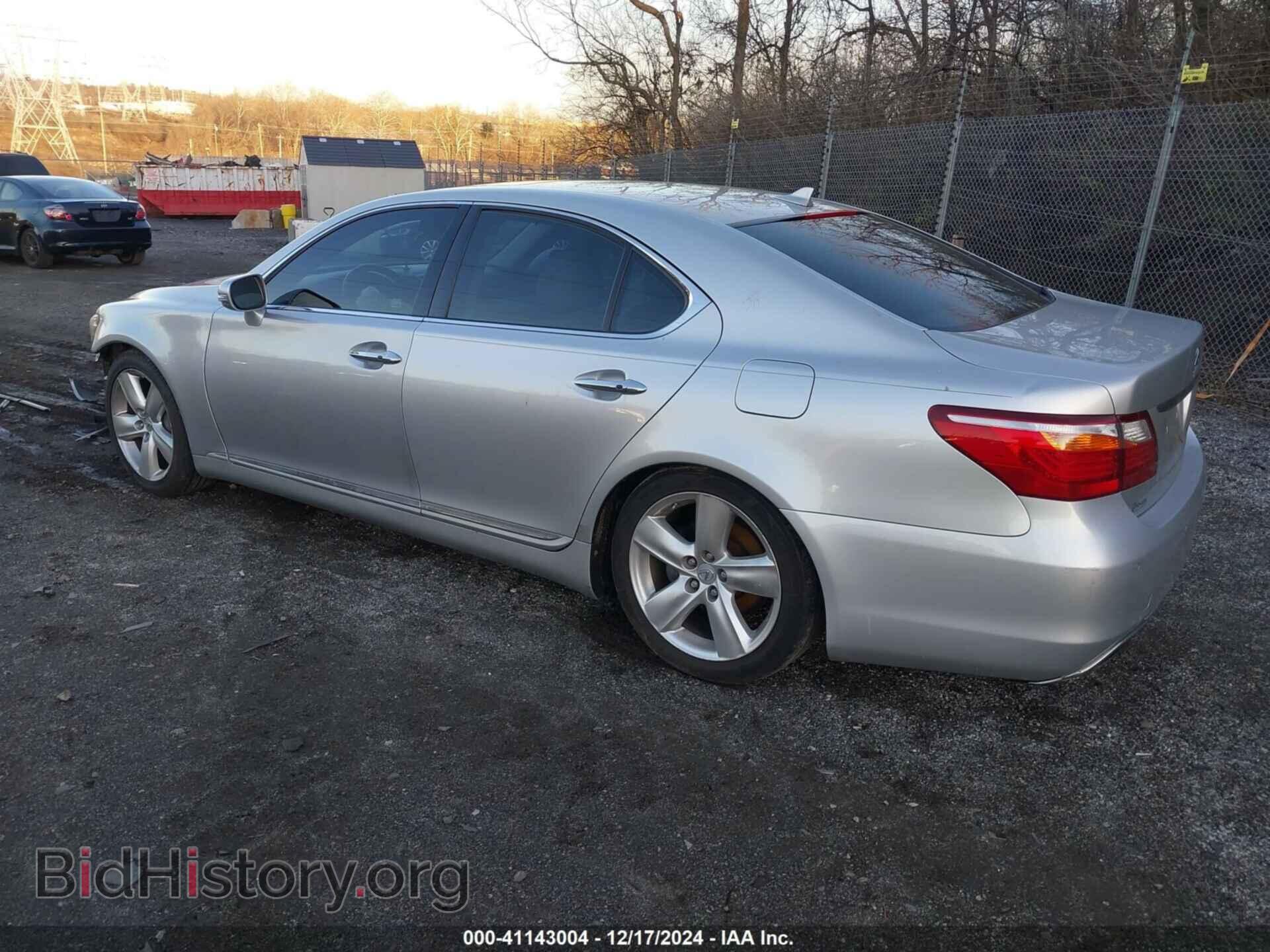 2011 LEXUS LS 460 - VIN: JTHBL5EF9B5104064 - Photo 3