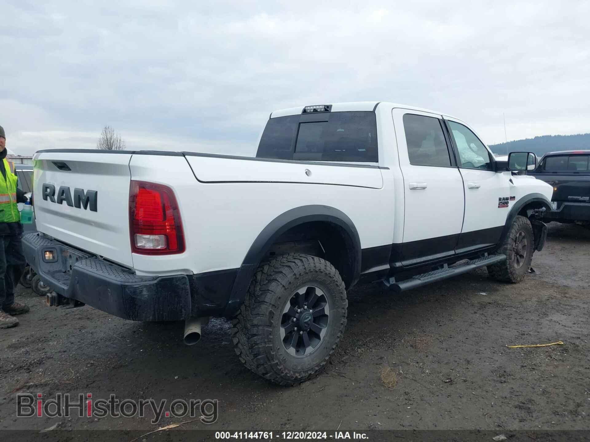 2017 RAM 2500 - VIN: 3C6TR5EJ4HG705528 - Photo 4