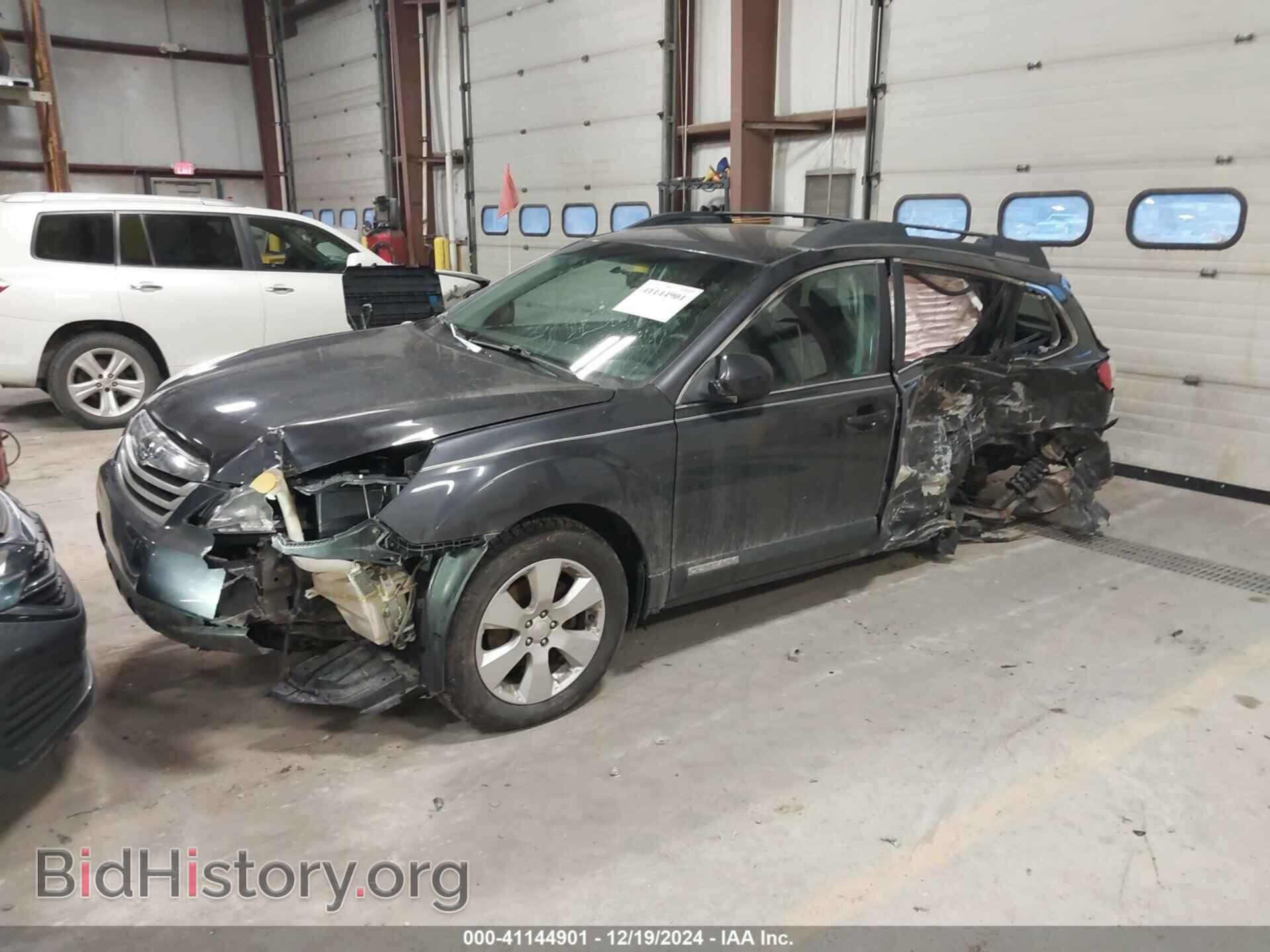 2011 SUBARU OUTBACK - VIN: 4S4BRBCC1B3435588 - Фото 2