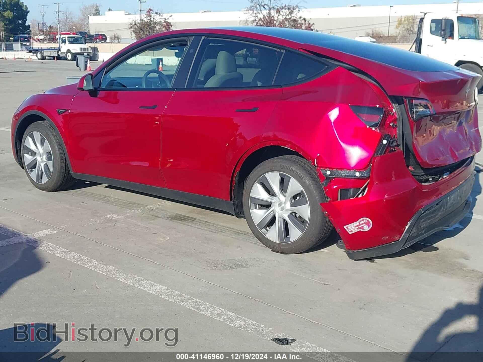 2024 TESLA MODEL Y - VIN: 7SAYGDEE5RF072758 - Фото 3