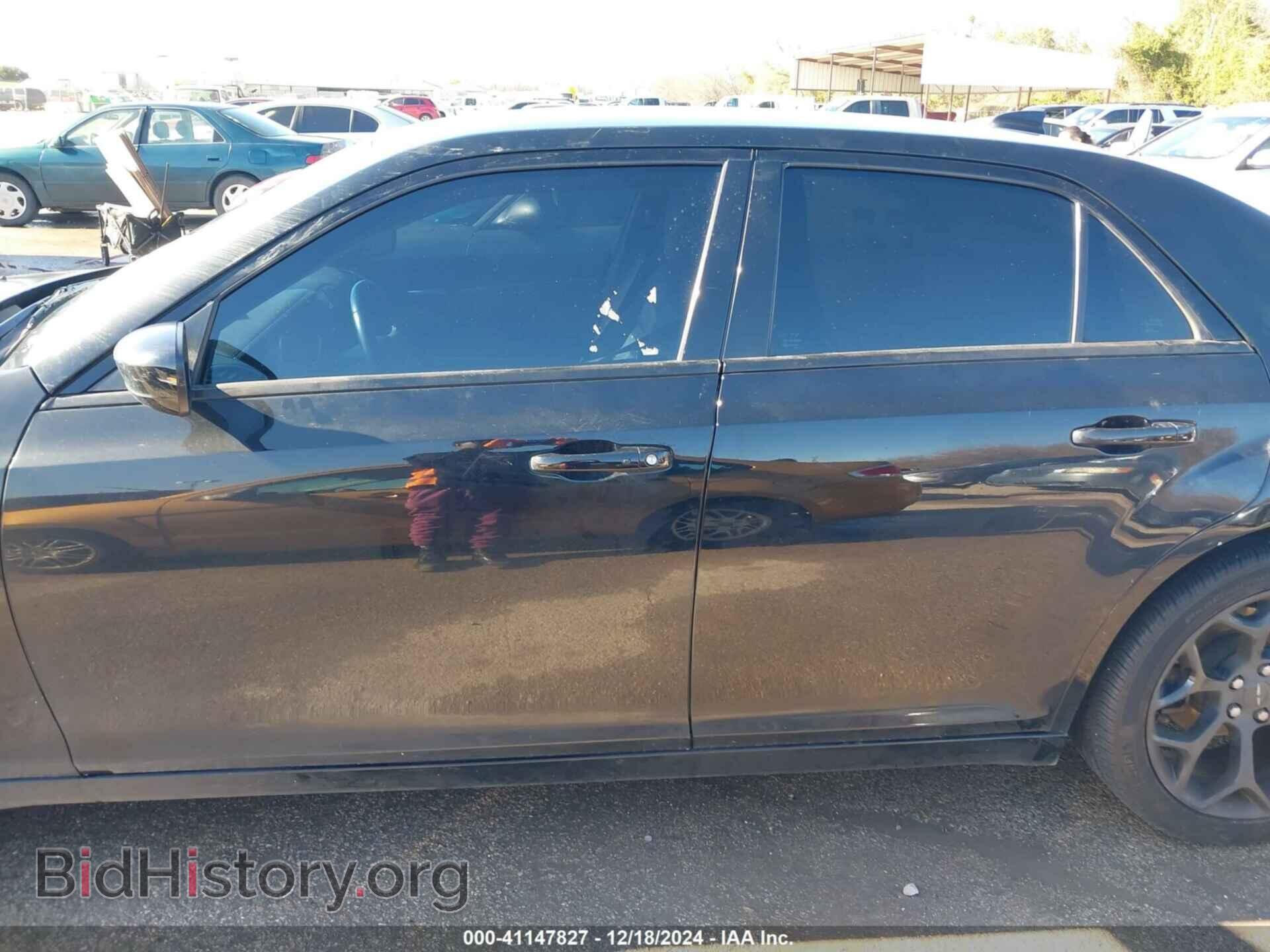 2019 CHRYSLER 300 - VIN: 2C3CCAAG3KH676001 - Фото 13