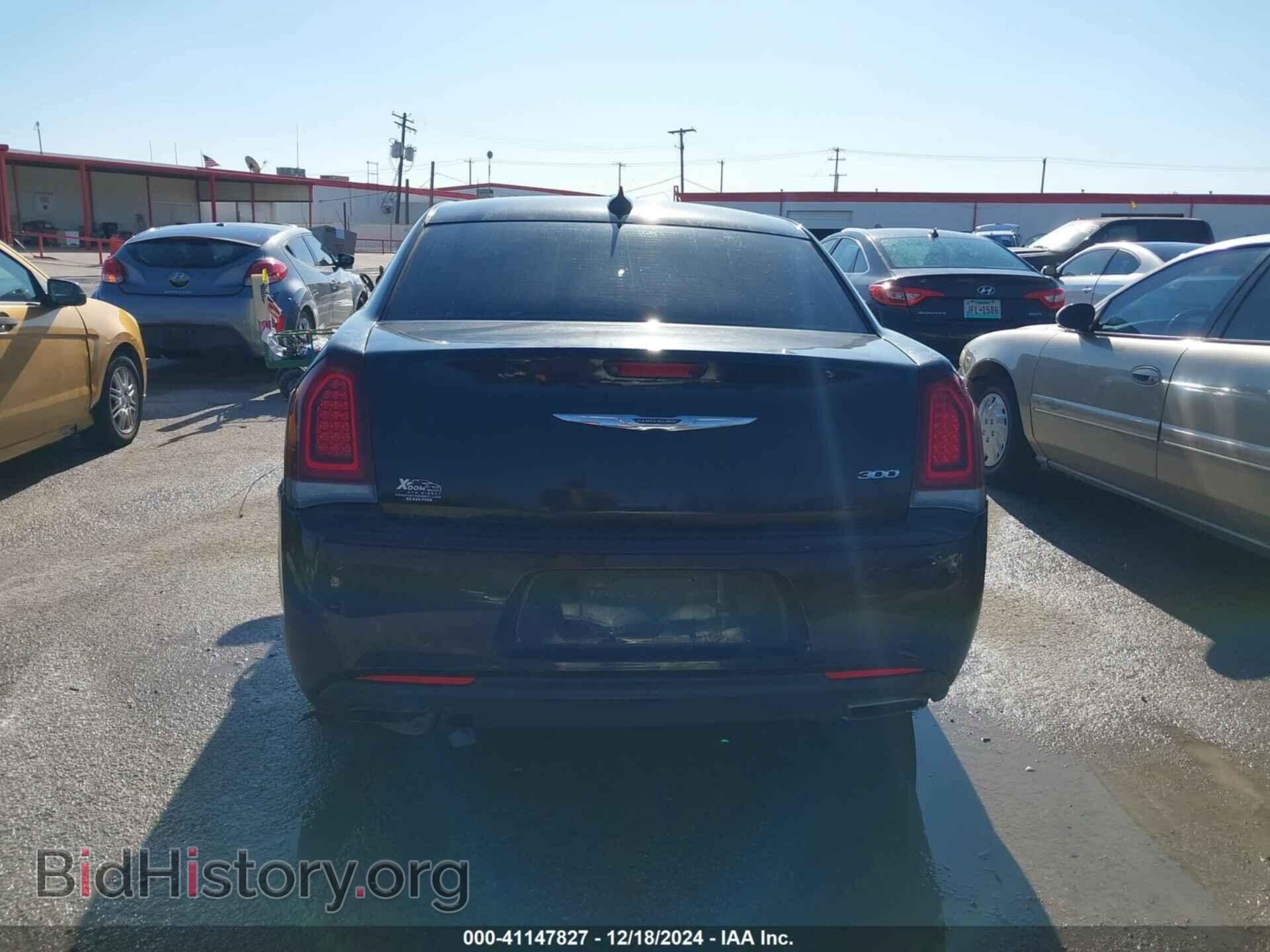 2019 CHRYSLER 300 - VIN: 2C3CCAAG3KH676001 - Фото 15