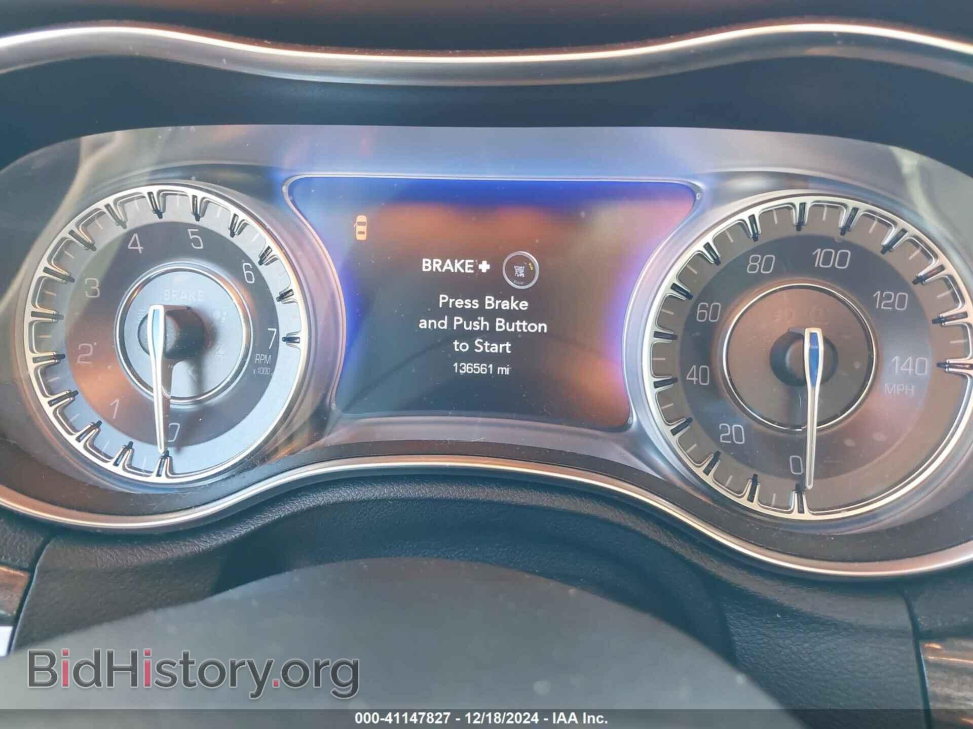 2019 CHRYSLER 300 - VIN: 2C3CCAAG3KH676001 - Фото 7