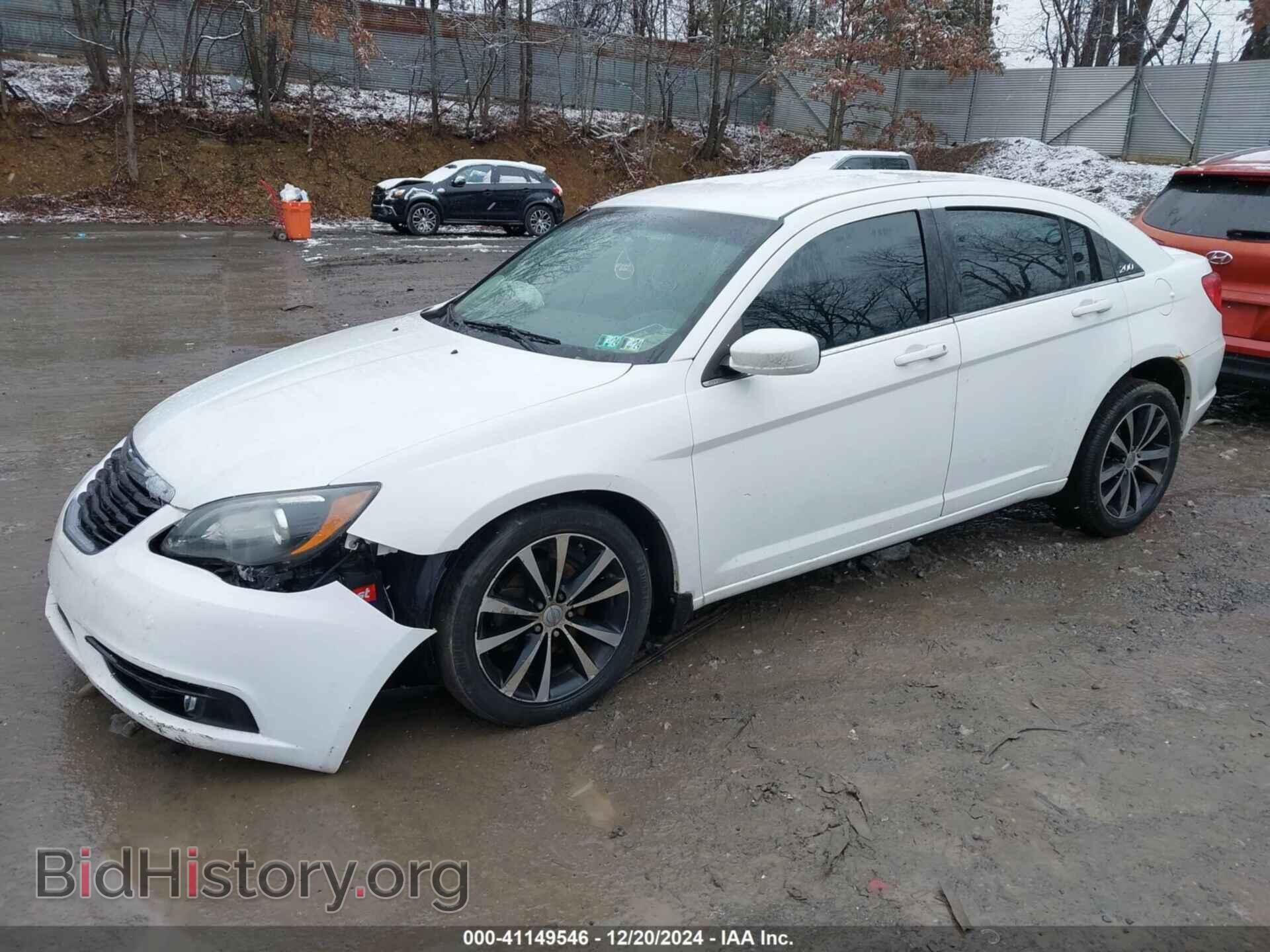 2013 CHRYSLER 200 - VIN: 1C3CCBBB4DN579375 - Фото 2