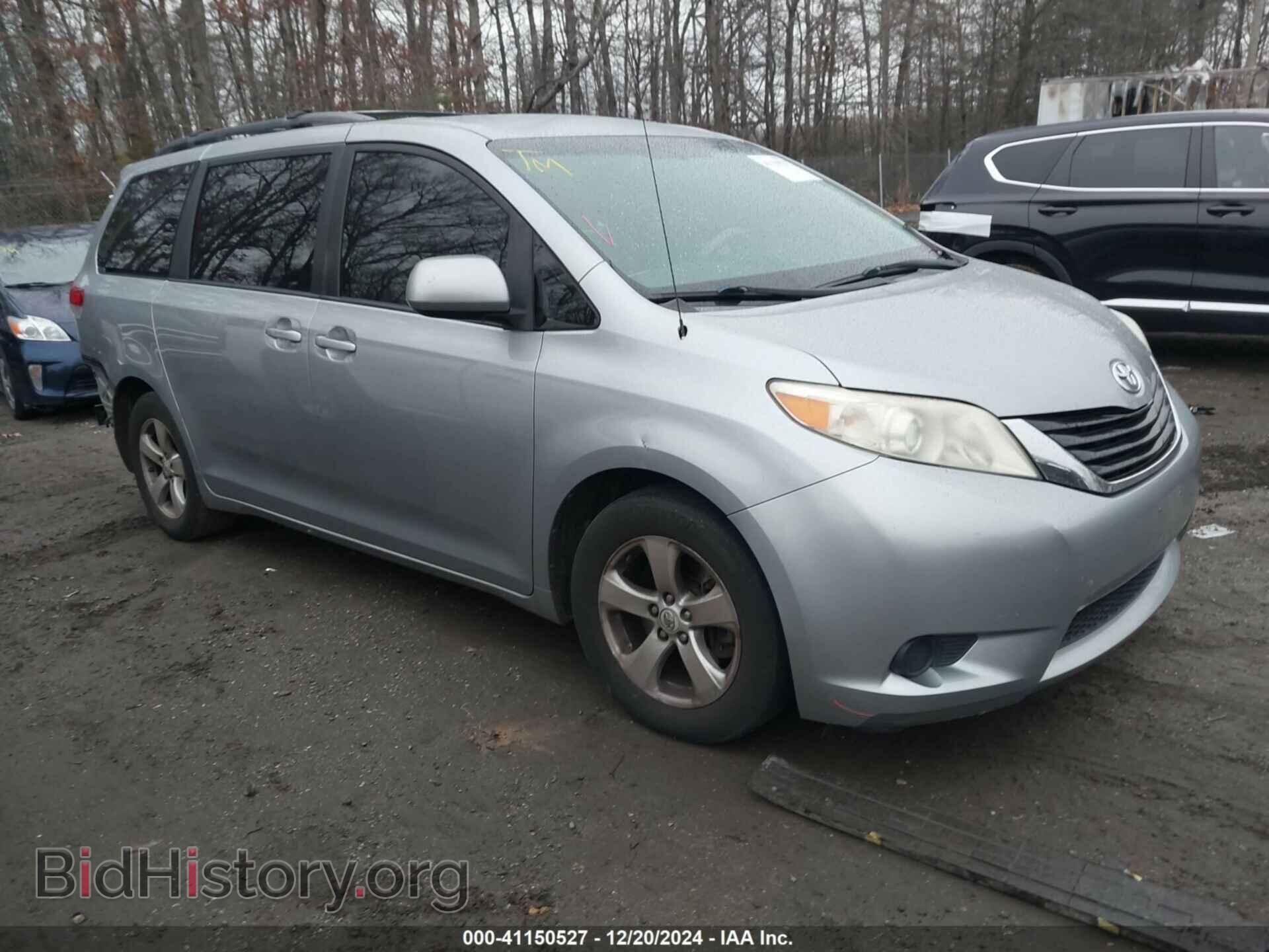 Photo 5TDKK3DC3BS111697 - TOYOTA SIENNA 2011