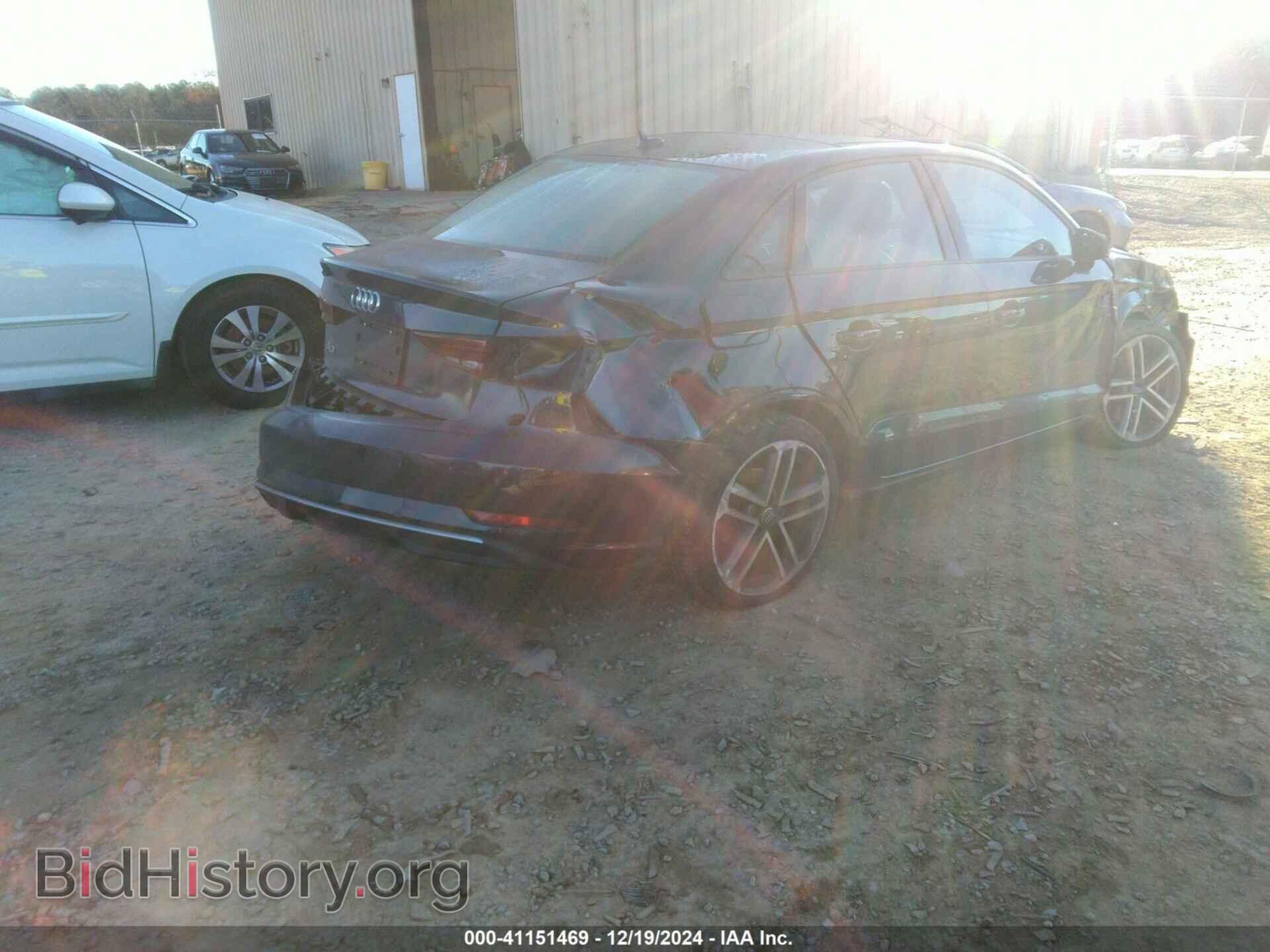 2017 AUDI A3 - VIN: WAUAUGFF6H1037800 - Фото 4