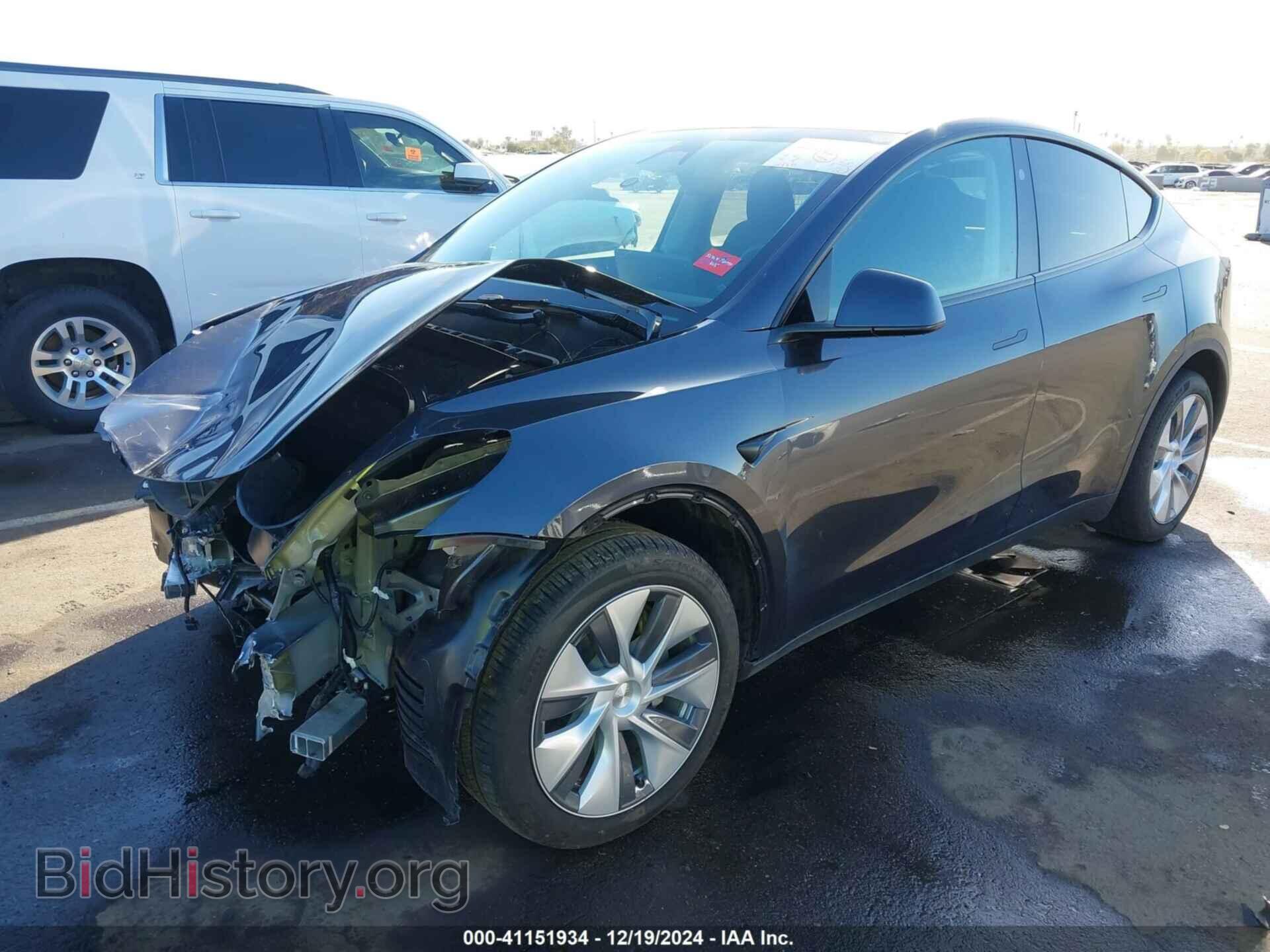 2024 TESLA MODEL Y - VIN: 7SAYGDEEXRA270975 - Фото 2