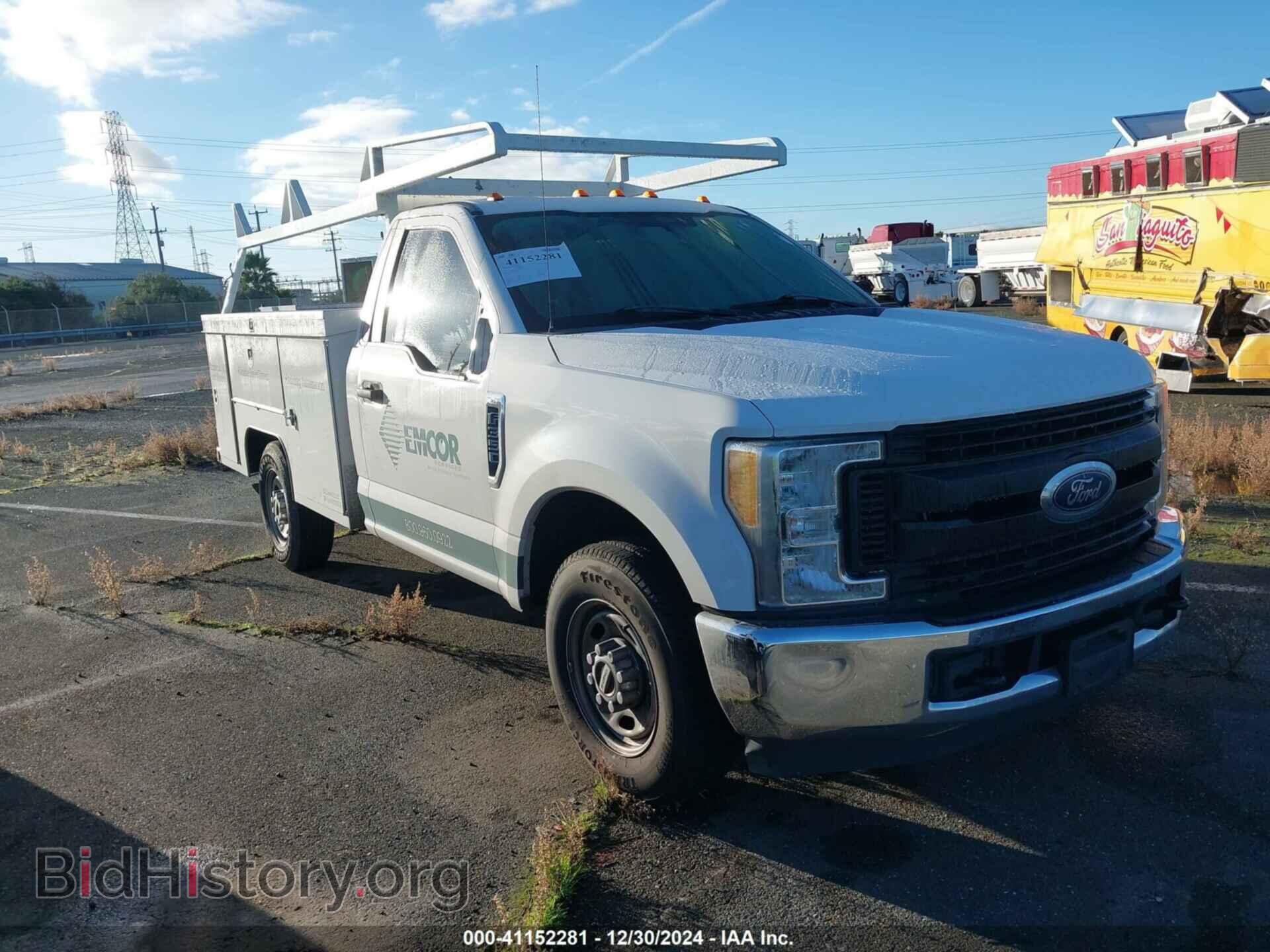 Photo 1FDBF3E67HEB53751 - FORD F-350 CHASSIS 2017