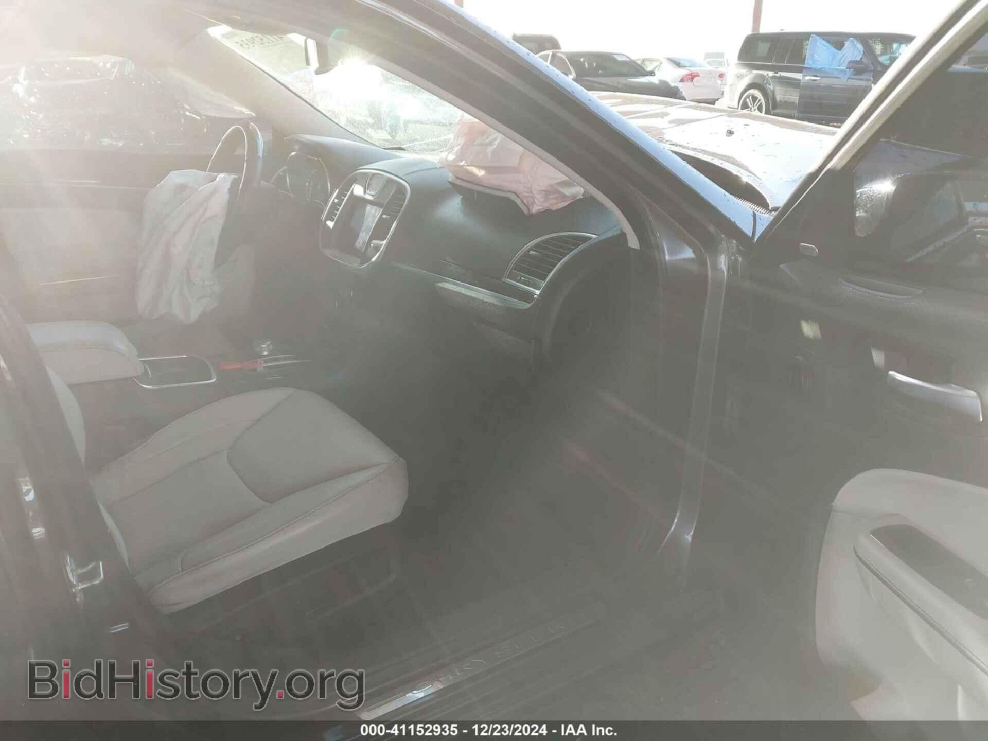 2019 CHRYSLER 300 - VIN: 2C3CCAEG4KH528305 - Фото 5