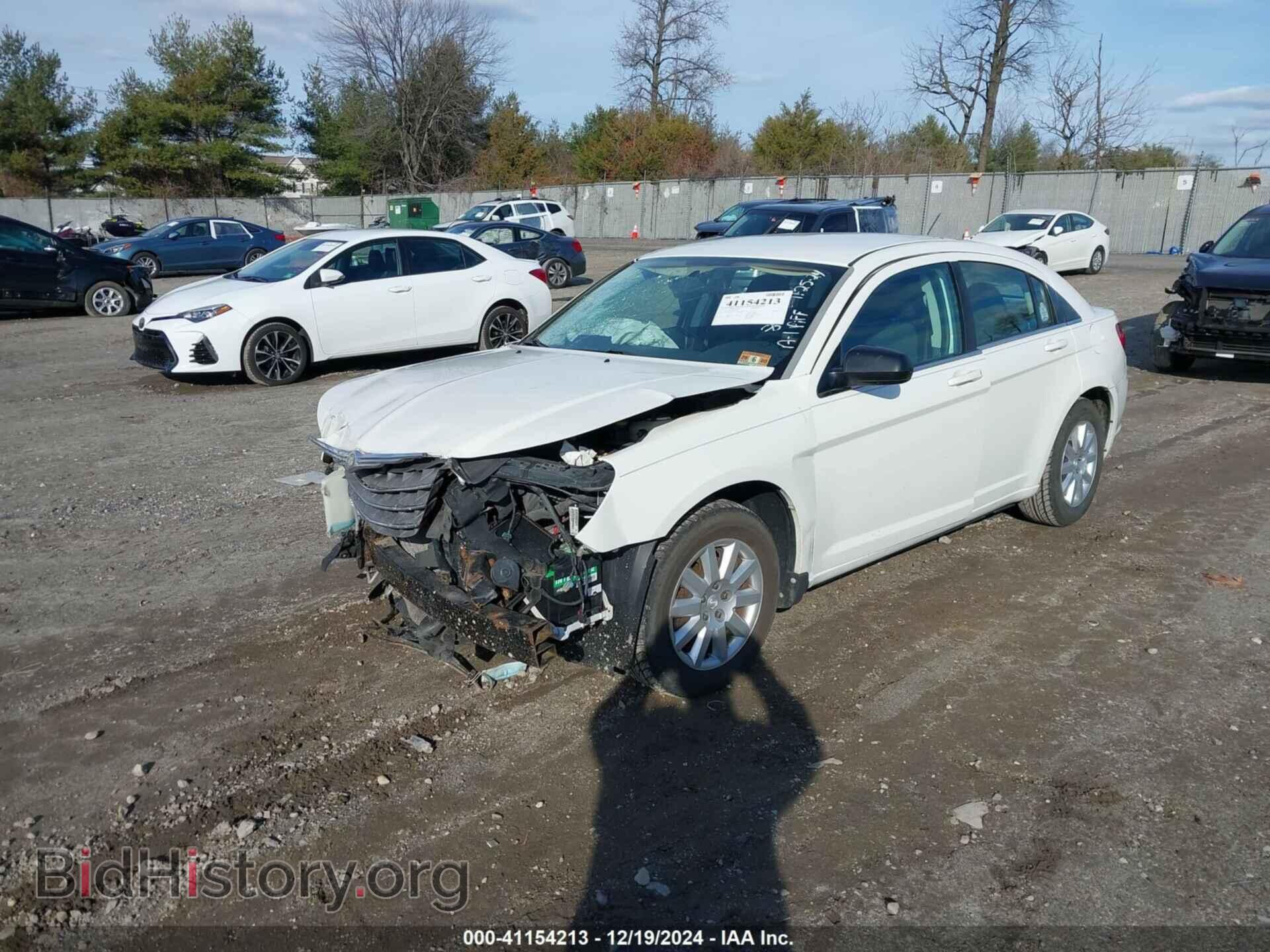 2010 CHRYSLER SEBRING - VIN: 1C3CC4FB8AN205434 - Фото 2