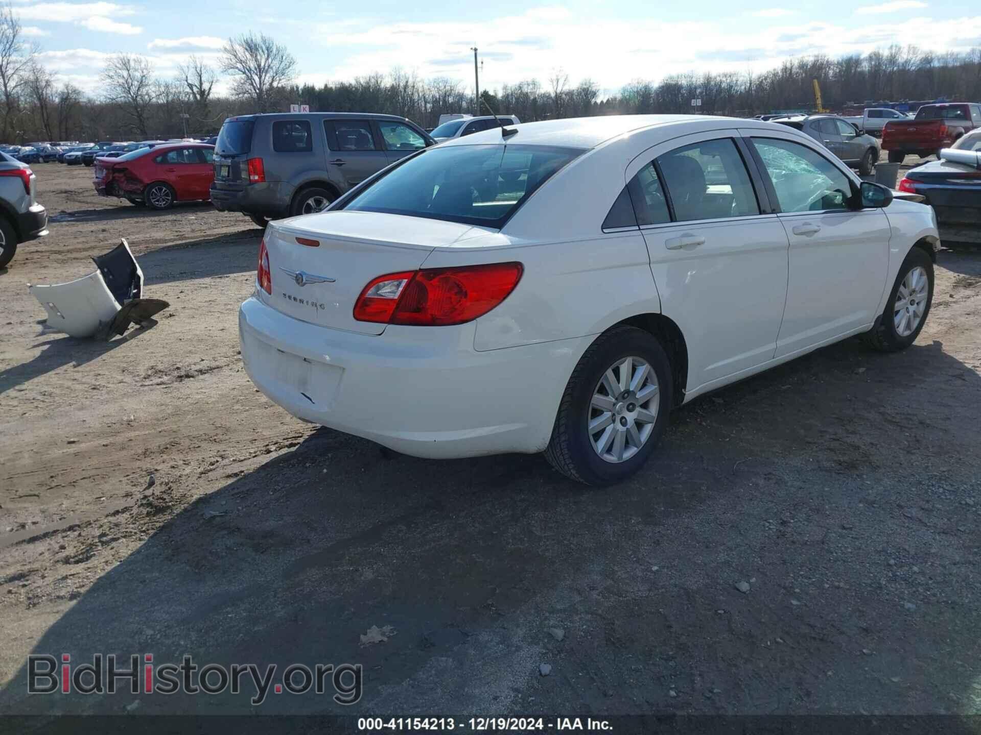 2010 CHRYSLER SEBRING - VIN: 1C3CC4FB8AN205434 - Фото 4