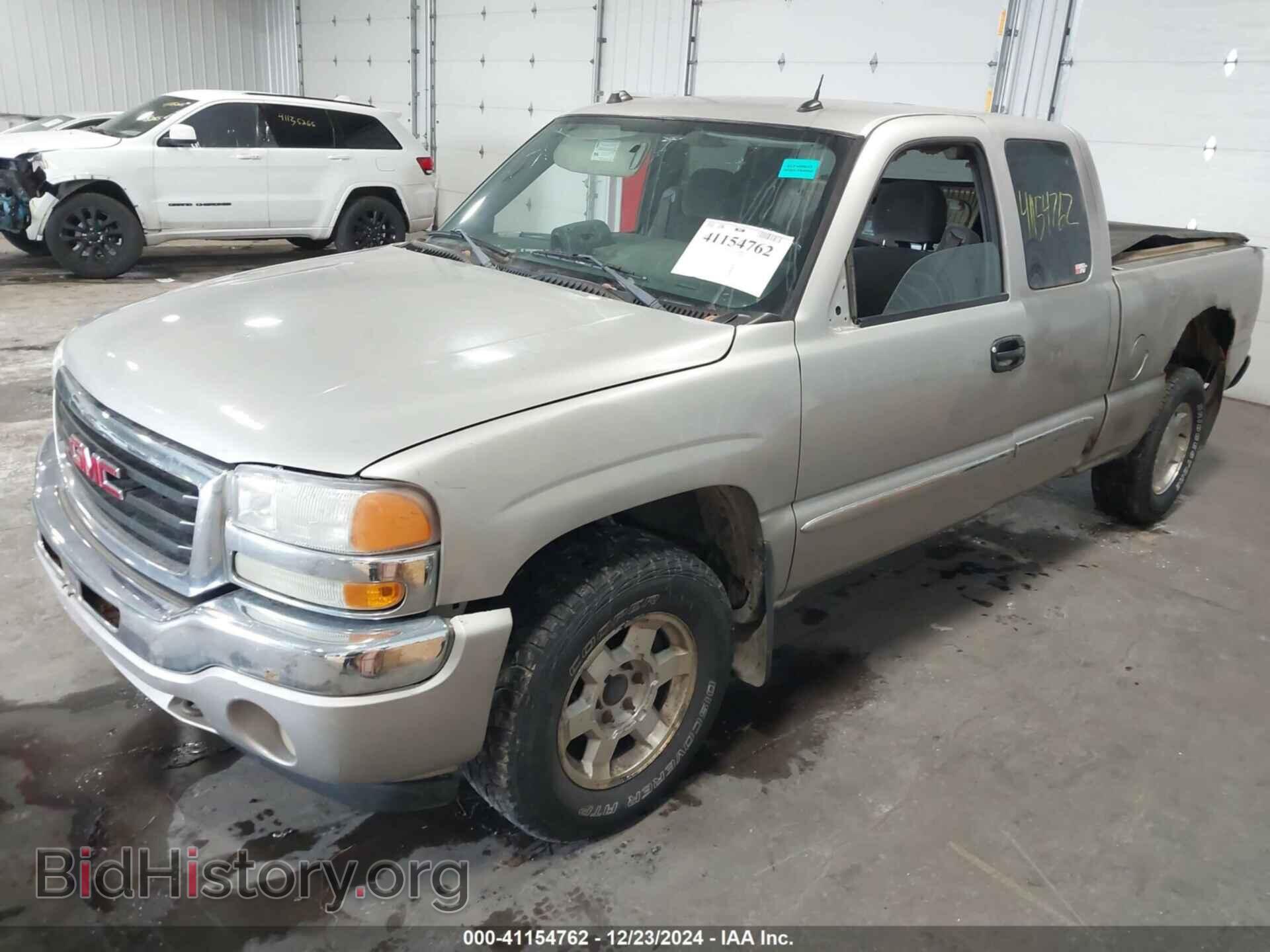 2005 GMC SIERRA 1500 - VIN: 2GTEK19B351293334 - Фото 2
