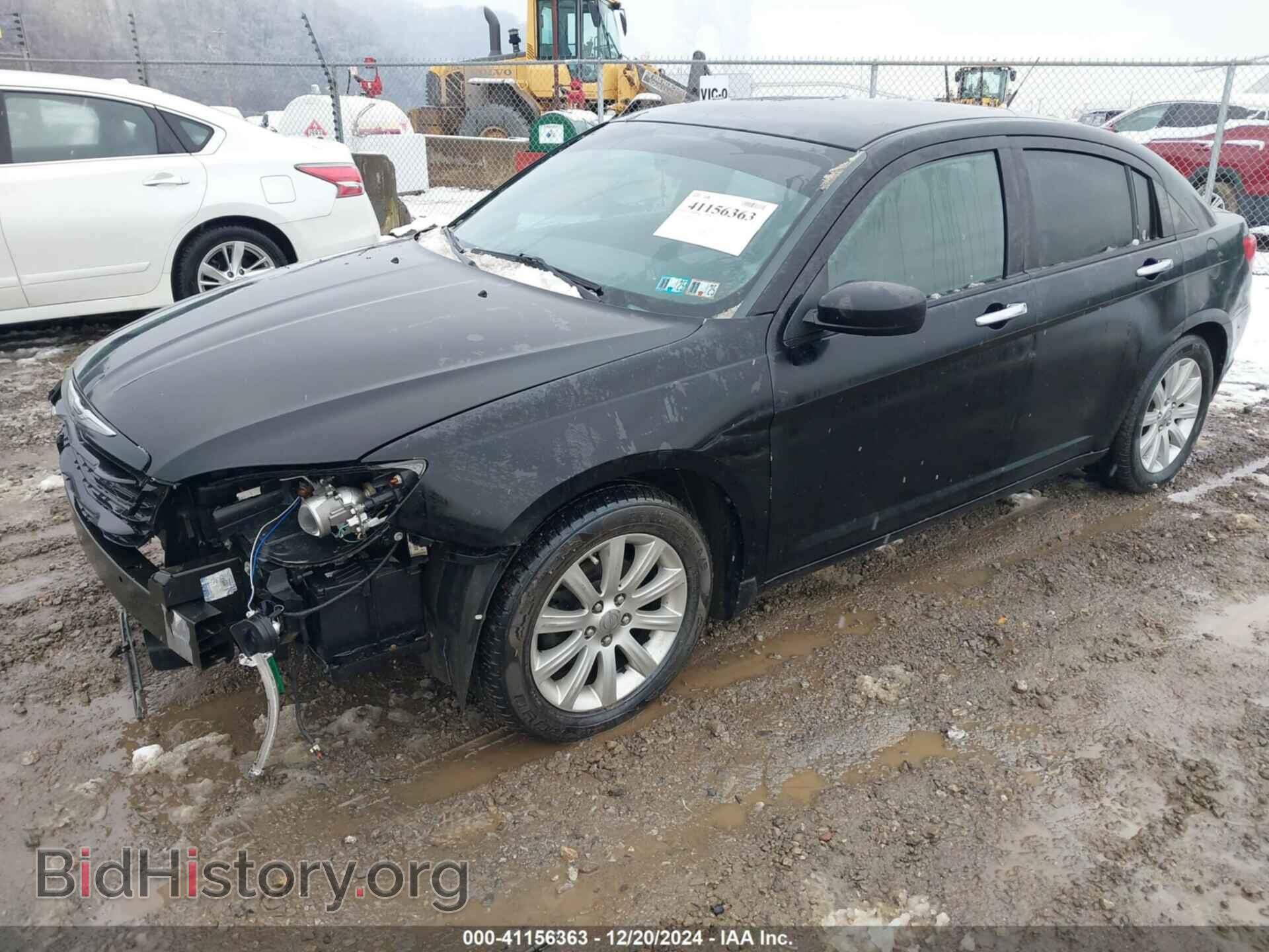 2013 CHRYSLER 200 - VIN: 1C3CCBCG4DN724439 - Фото 2
