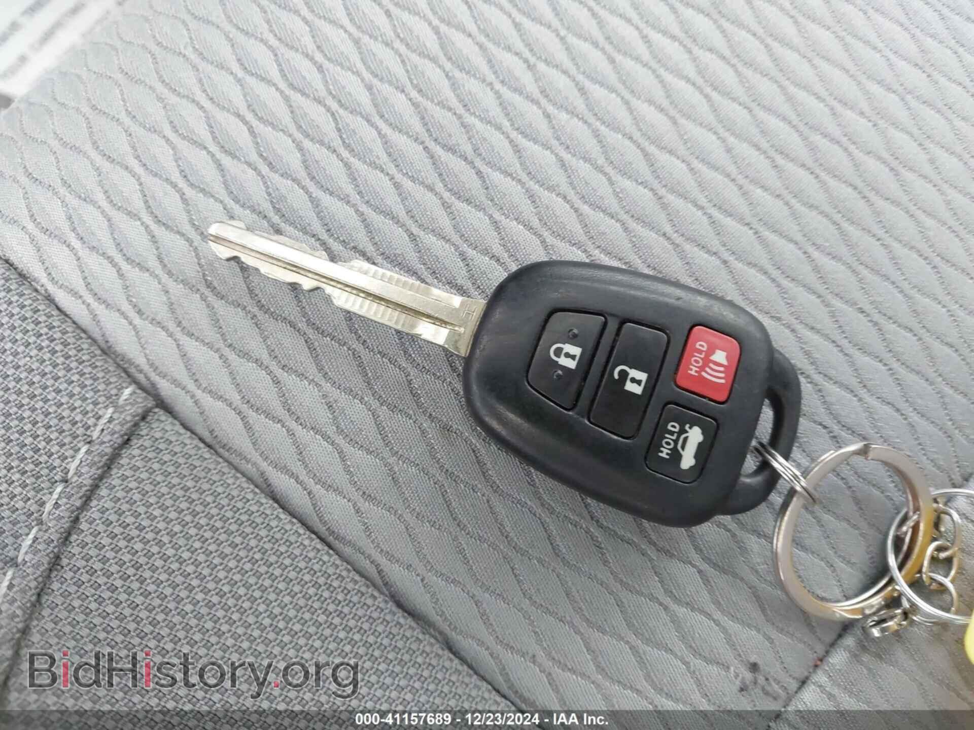 2015 TOYOTA COROLLA - VIN: 2T1BURHE2FC475200 - Фото 11