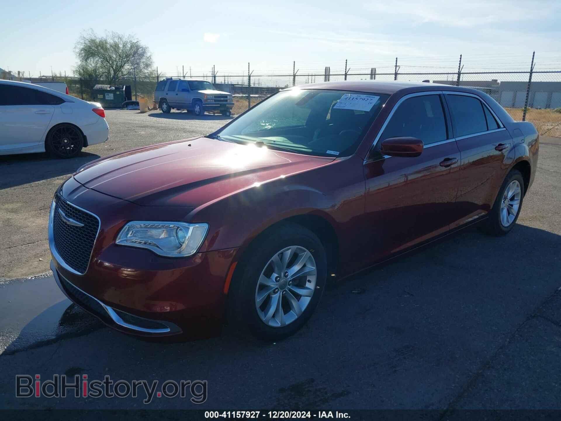 2019 CHRYSLER 300 - VIN: 2C3CCAAG5KH727174 - Фото 2