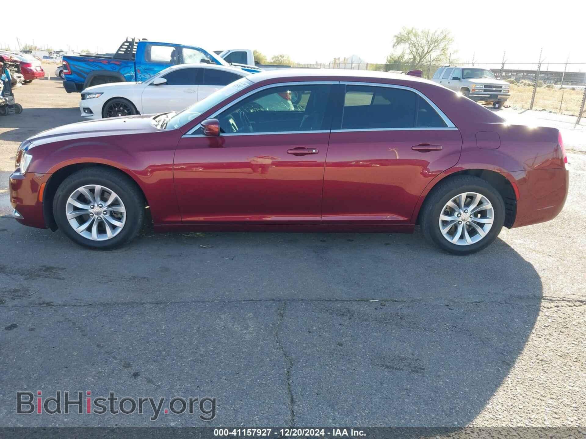 2019 CHRYSLER 300 - VIN: 2C3CCAAG5KH727174 - Фото 14