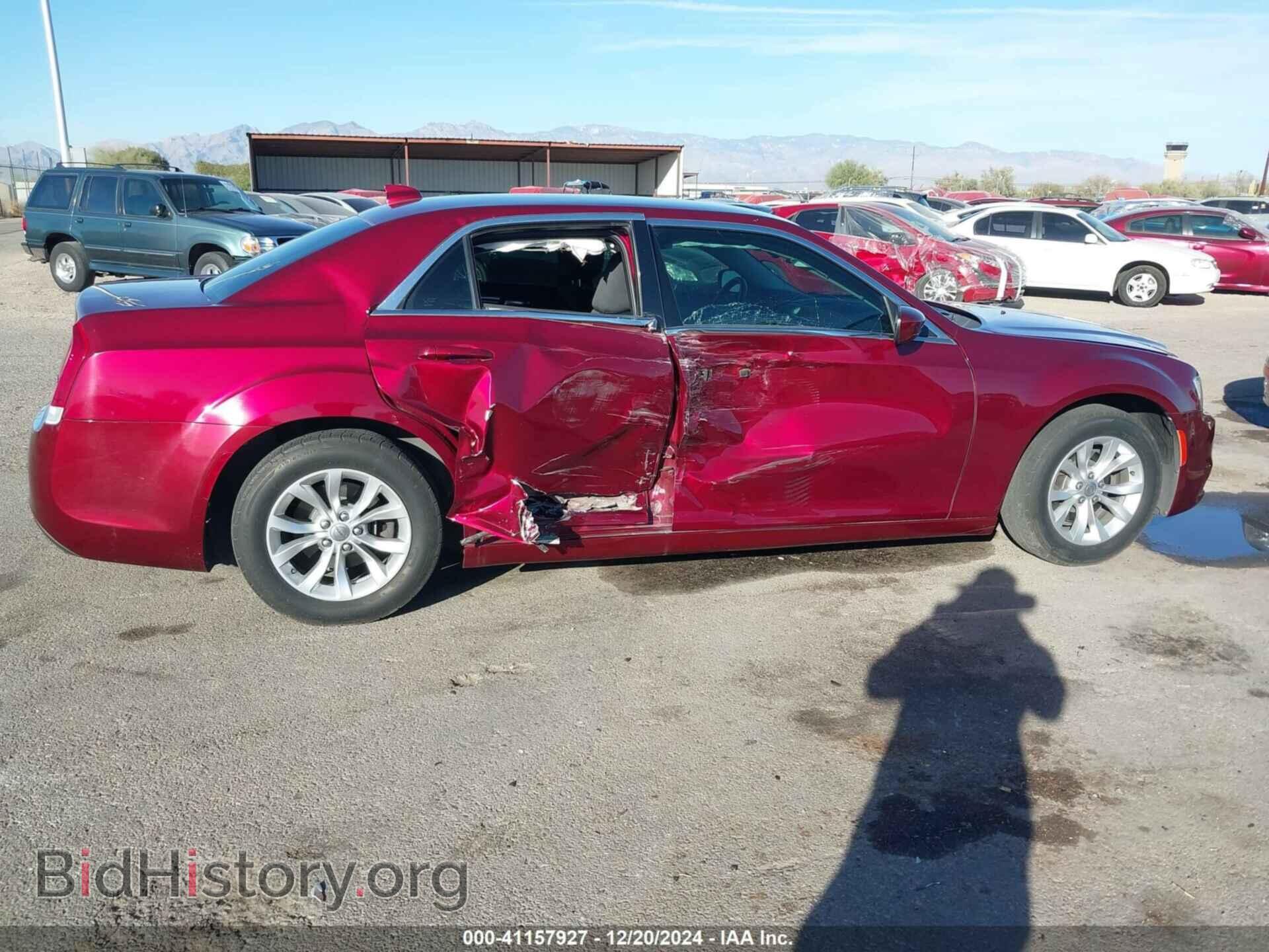 2019 CHRYSLER 300 - VIN: 2C3CCAAG5KH727174 - Фото 6