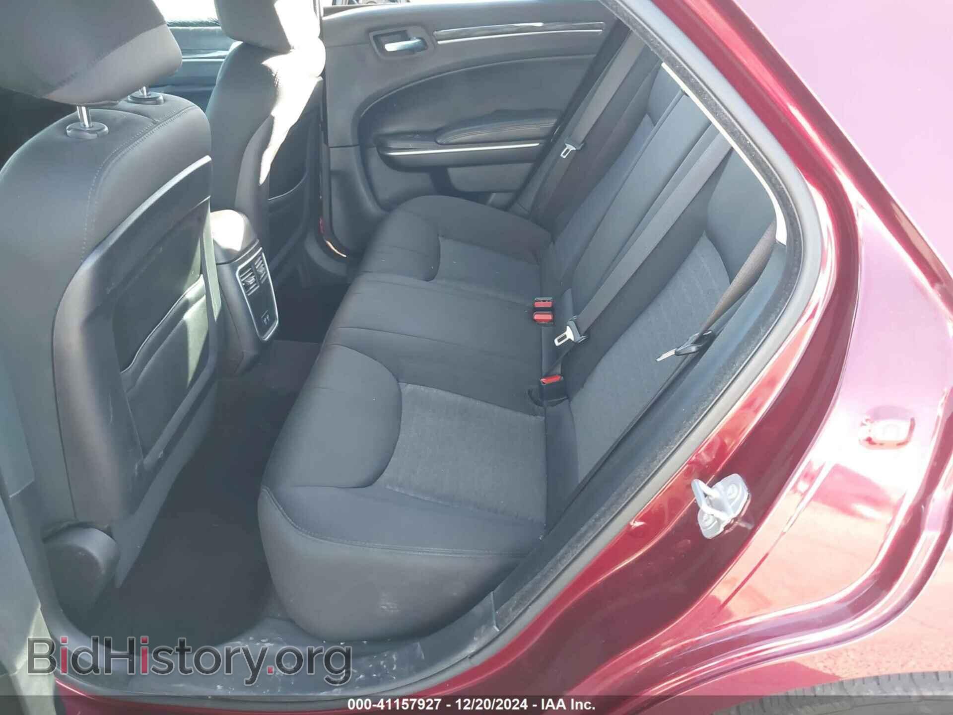 2019 CHRYSLER 300 - VIN: 2C3CCAAG5KH727174 - Фото 8