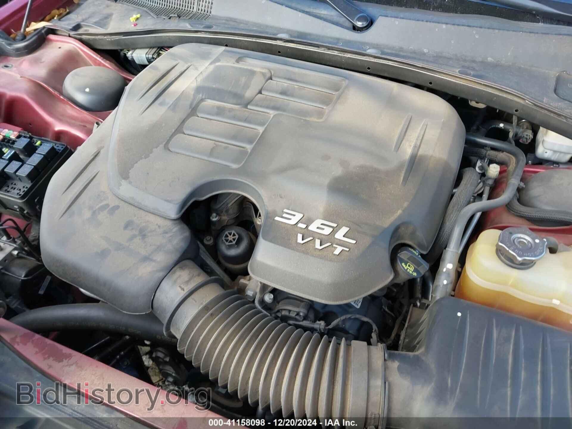 2014 CHRYSLER 300 - VIN: 2C3CCABG2EH256880 - Фото 10