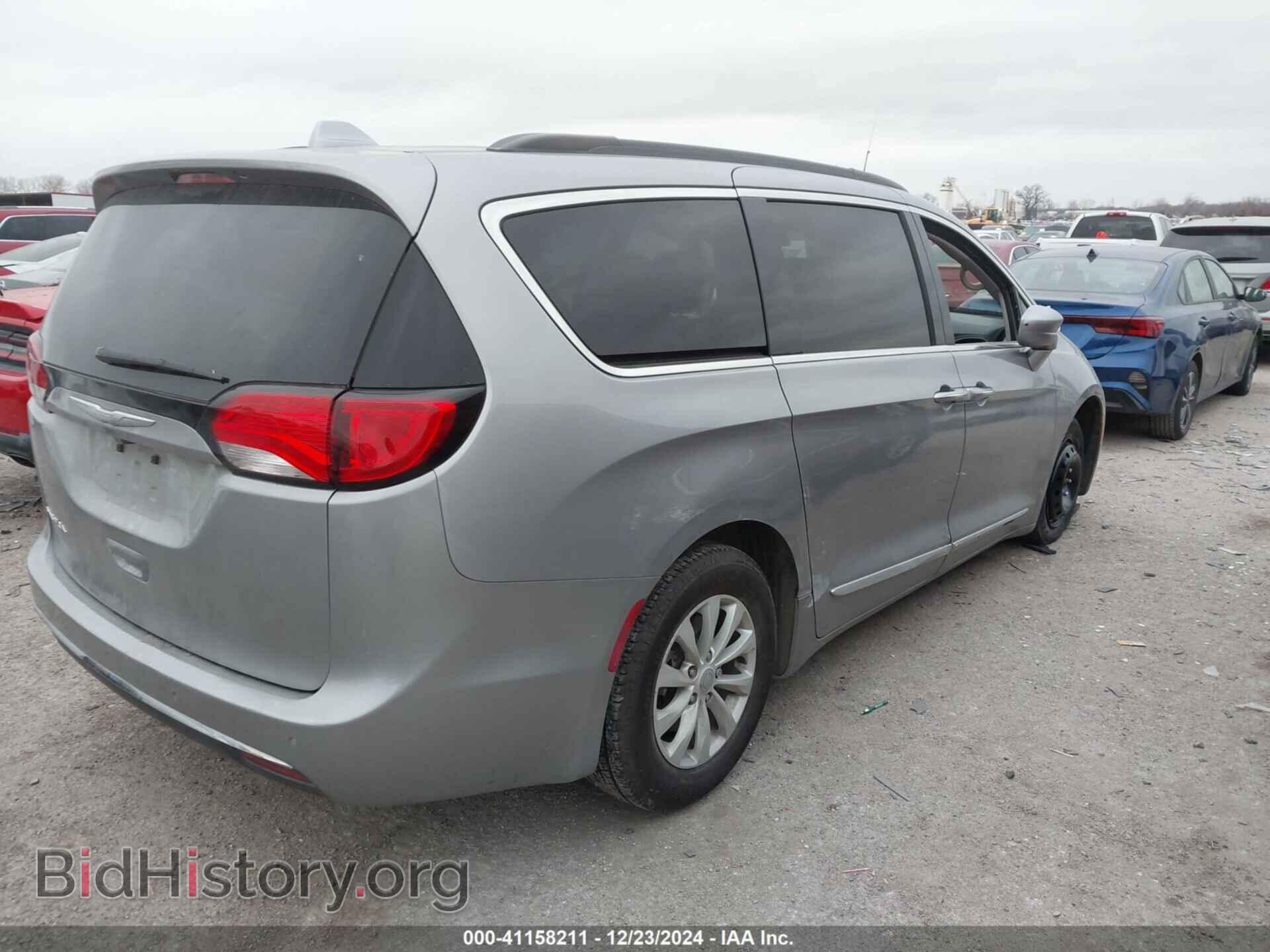 2017 CHRYSLER PACIFICA - VIN: 2C4RC1BGXHR702648 - Фото 4