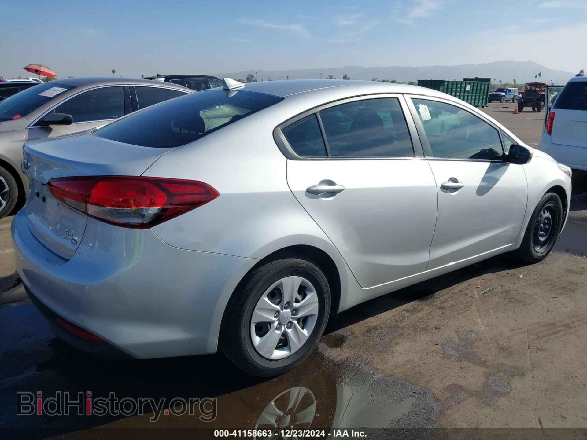 2017 KIA FORTE - VIN: 3KPFK4A70HE054120 - Фото 4