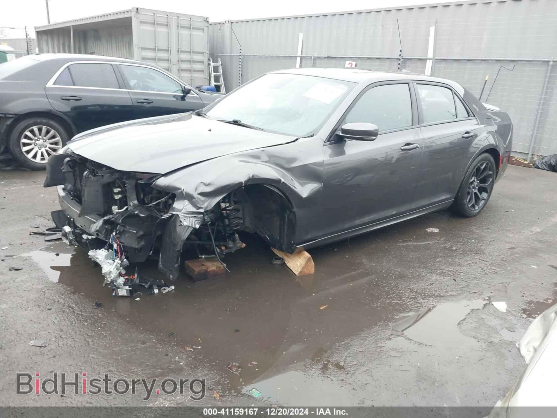 2019 CHRYSLER 300 - VIN: 2C3CCABG5KH663068 - Фото 2