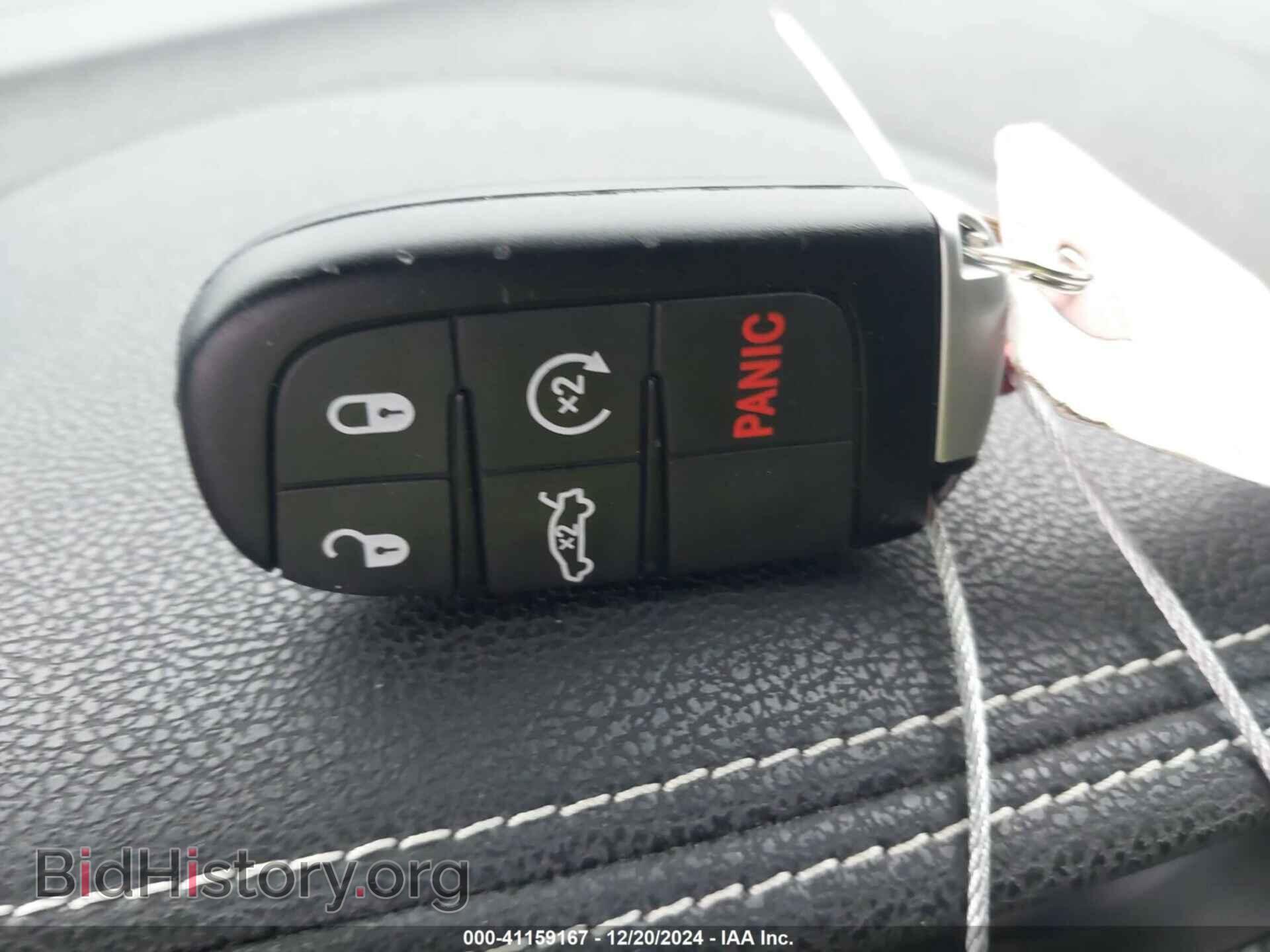 2019 CHRYSLER 300 - VIN: 2C3CCABG5KH663068 - Фото 11