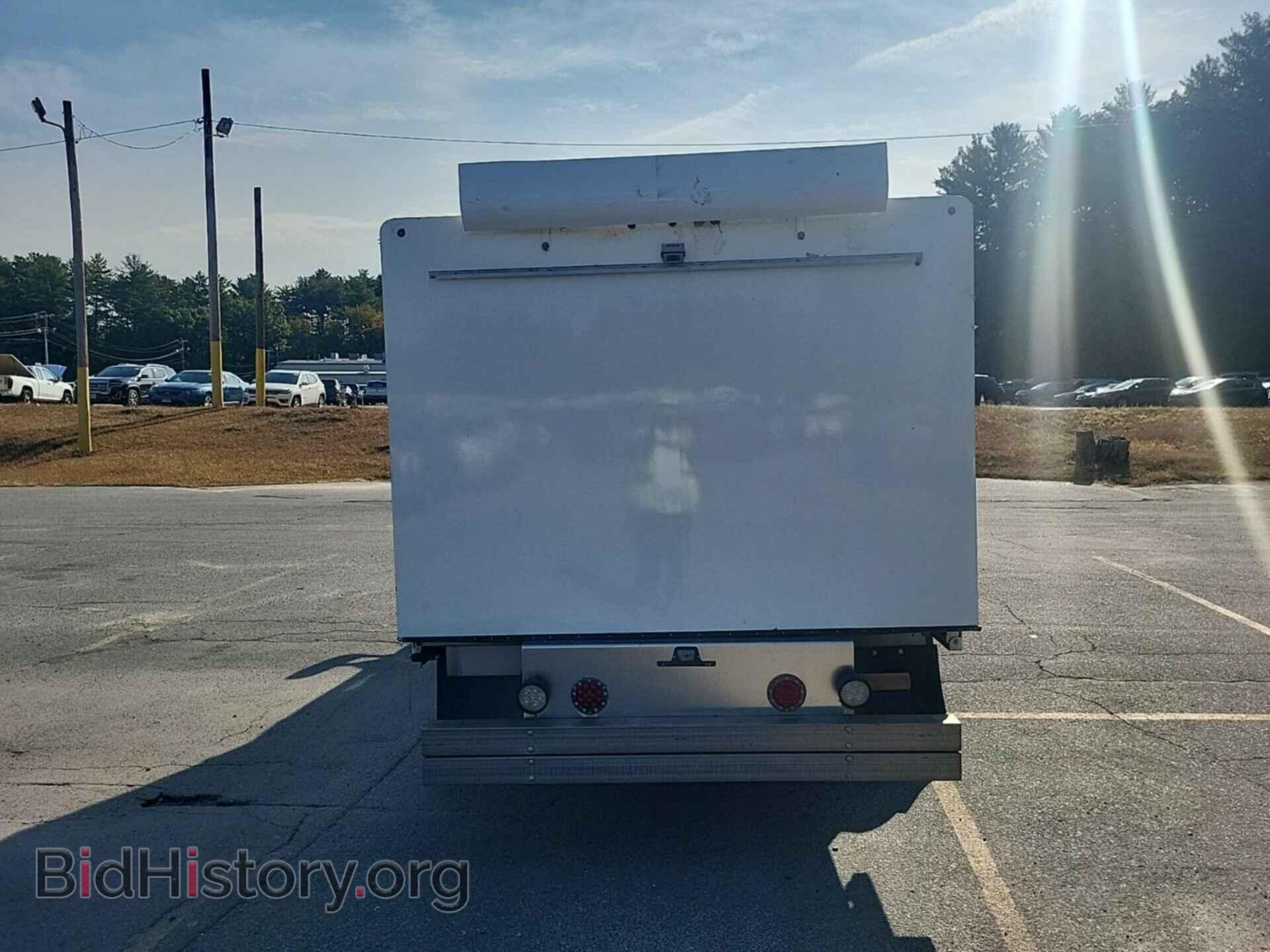 2018 FORD E-450 CUTAWAY - VIN: 1FDXE4FS3JDC17757 - Фото 2