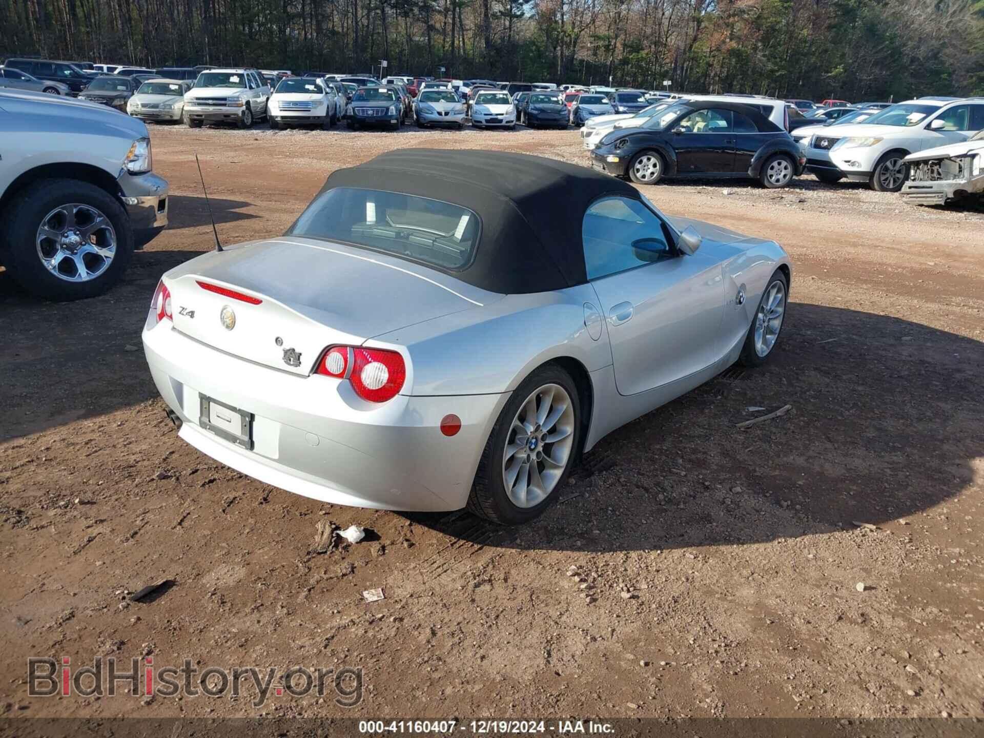 2005 BMW Z4 - VIN: 4USBT33585LR69747 - Photo 4