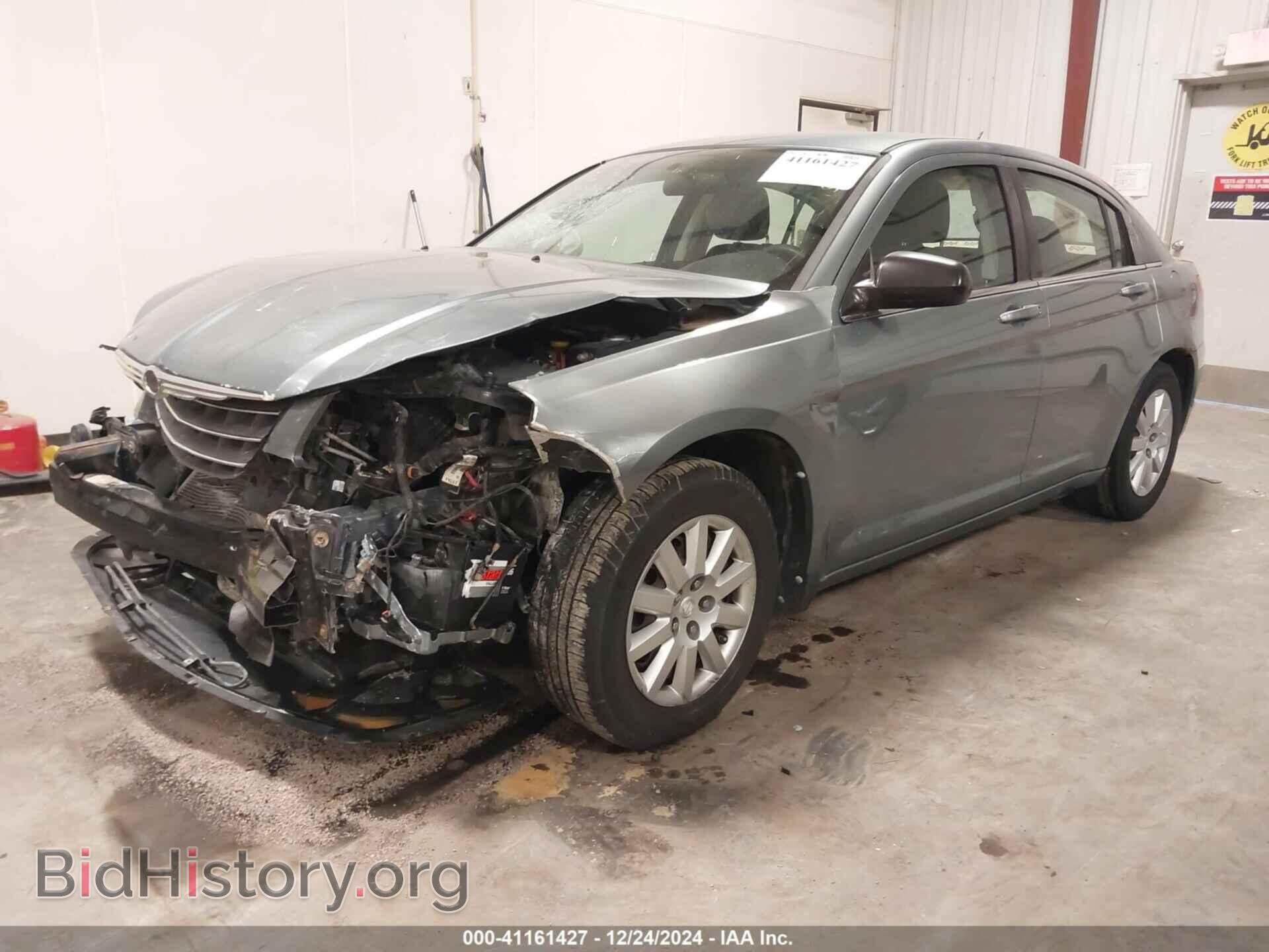 2010 CHRYSLER SEBRING - VIN: 1C3CC4FB0AN195305 - Фото 2