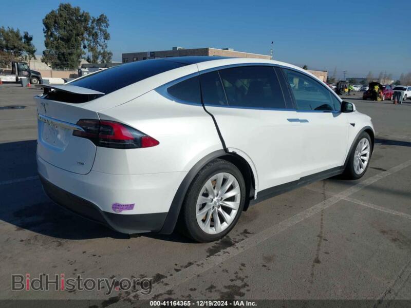 2018 Tesla MODEL X (VIN 5YJXCAE23JF138155) — фото 4 из 19
