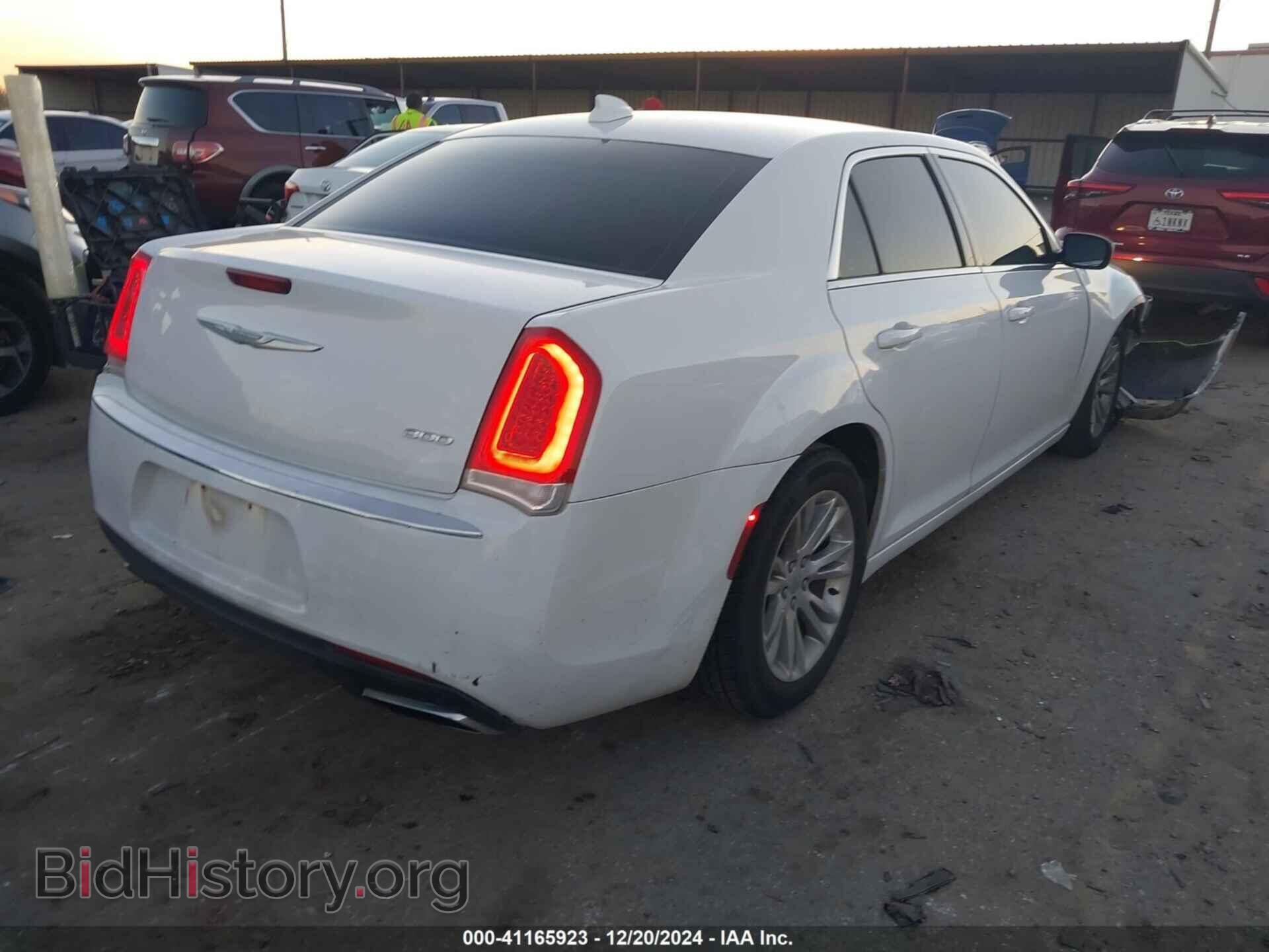 2017 CHRYSLER 300 - VIN: 2C3CCAAG5HH599530 - Фото 4