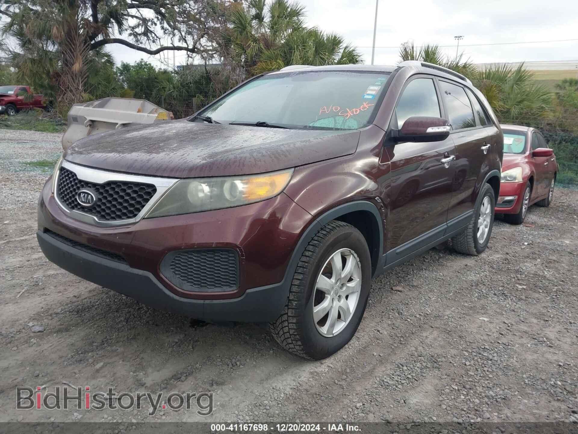 2011 KIA SORENTO - VIN: 5XYKTDA23BG166310 - Фото 2