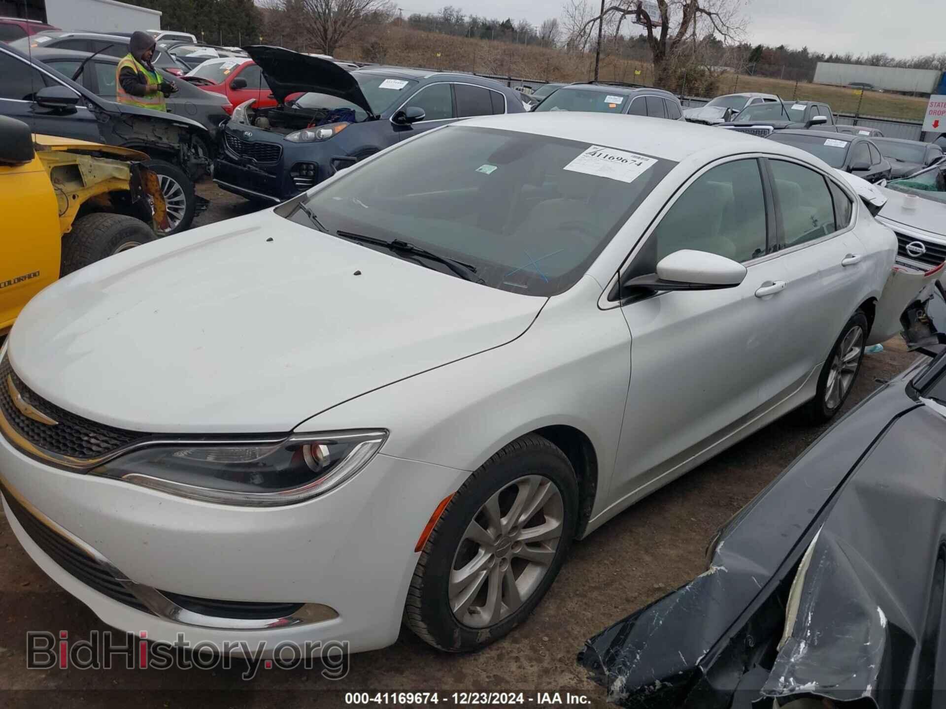 2016 CHRYSLER 200 - VIN: 1C3CCCAB7GN164112 - Фото 2